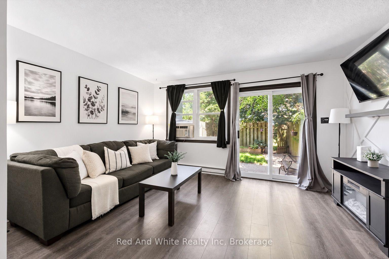 178 Grulke Street 11 #11, Kitchener — Condo Town for sale, photo 1