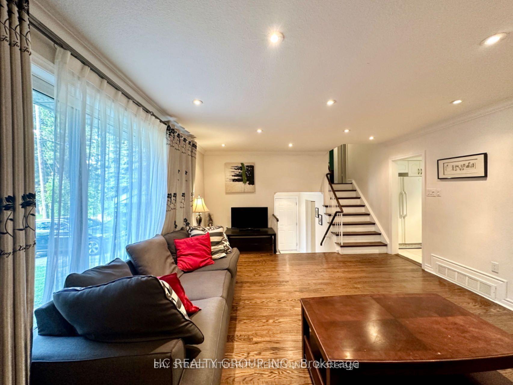 35 Lailey Crescent, Toronto — Detached for lease, photo 1