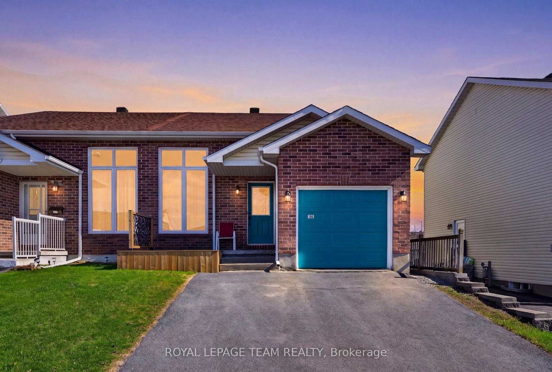 106 Hemlock Crescent — photo 1