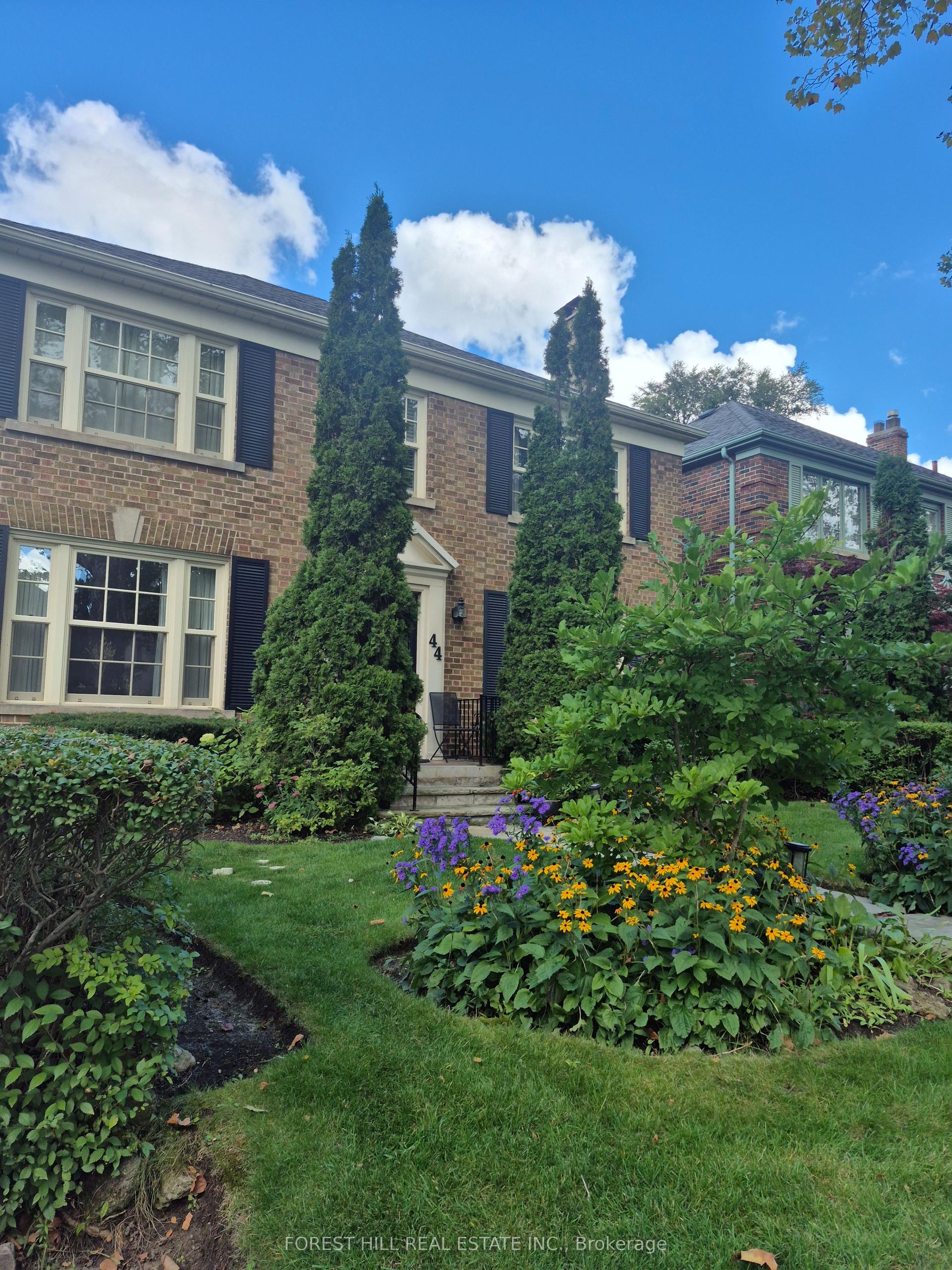 44 Ridge Hill Drive, Toronto — Detached for sale, photo 1