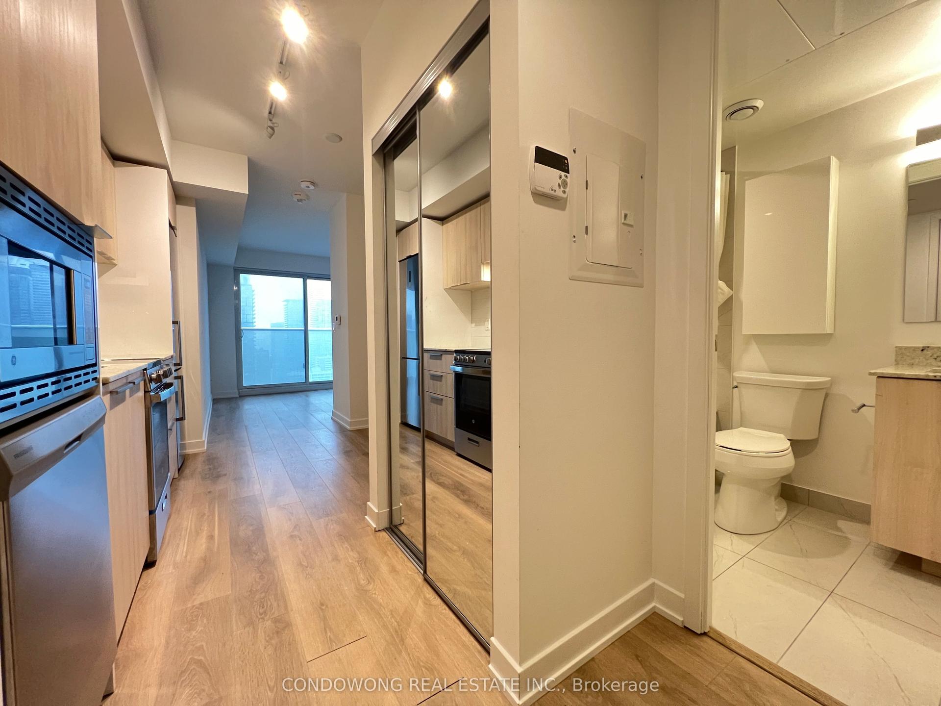 501 Yonge Street 3304 #3304 — photo 1