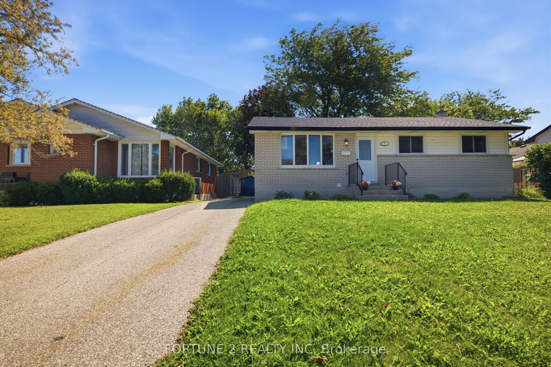 4 PARISH Street, St. Thomas — Detached for sale, photo 1