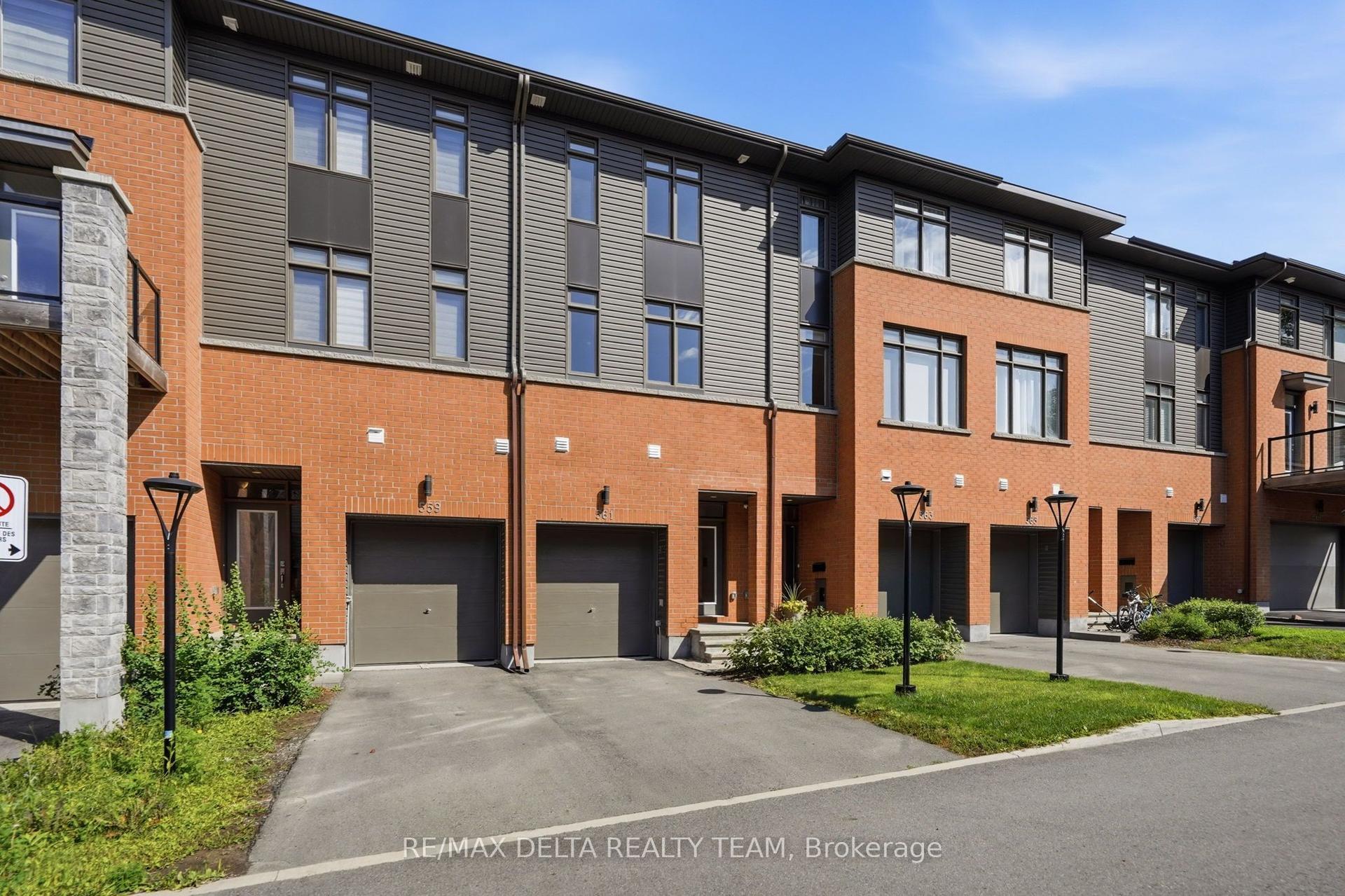 561 Halo Private, Orleans - Convent Glen and Area — Townhouse for sale, photo 1
