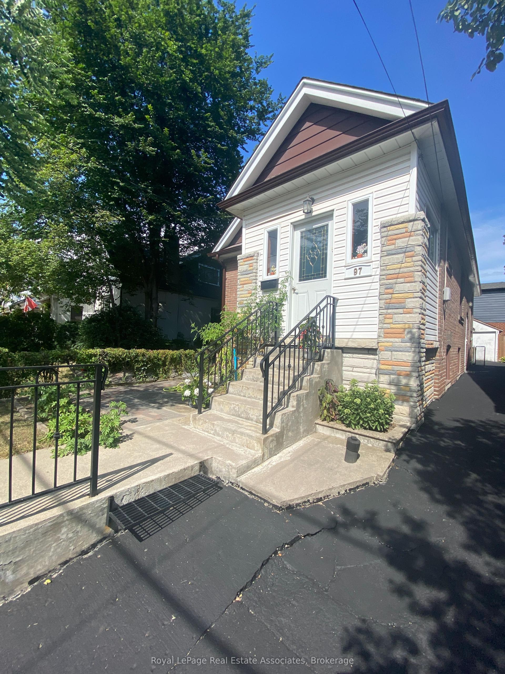 97 Oak Park Avenue Lower #Lower, Toronto — Detached for lease, photo 1
