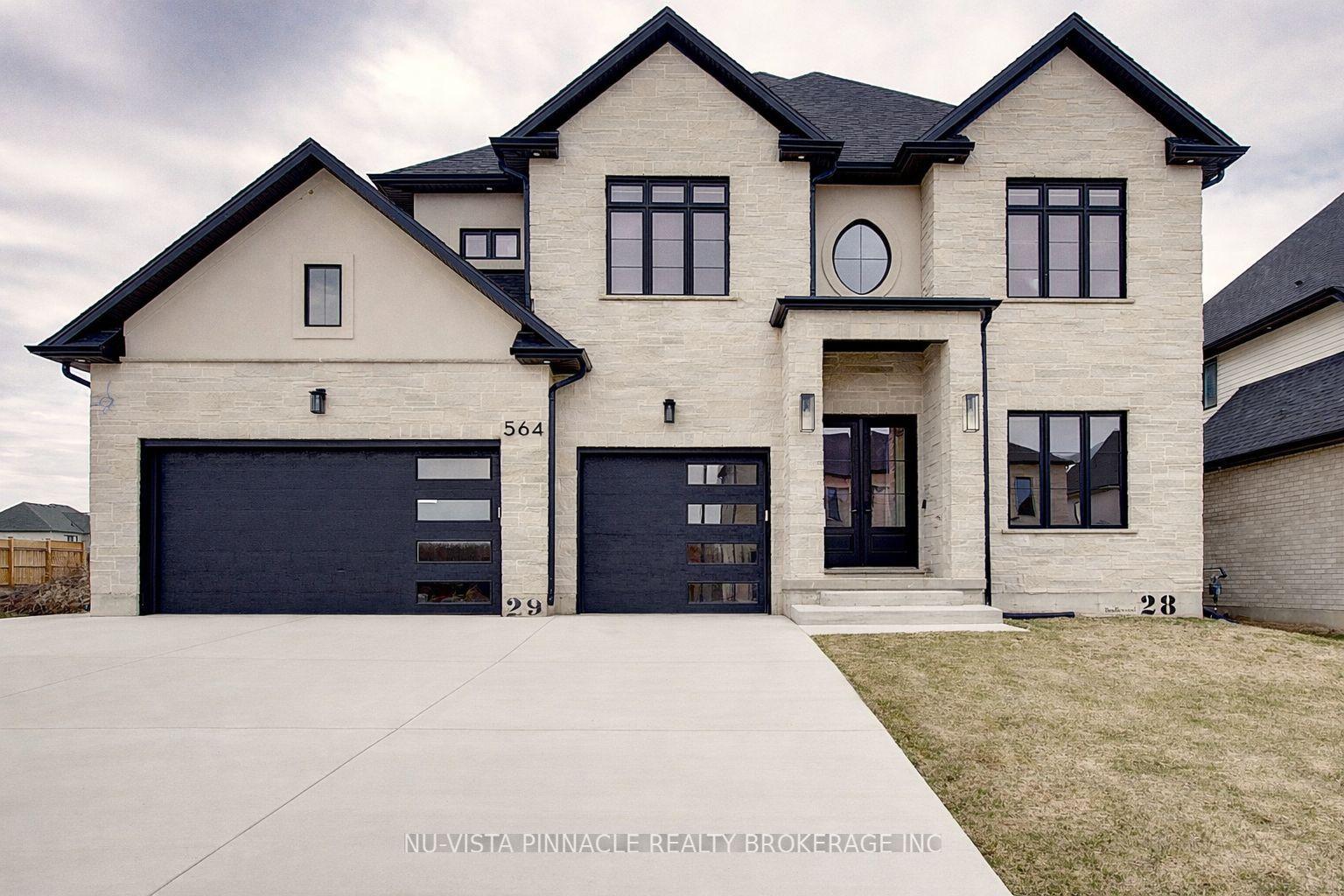564 CREEKVIEW Chase, London North — Detached for sale, photo 1