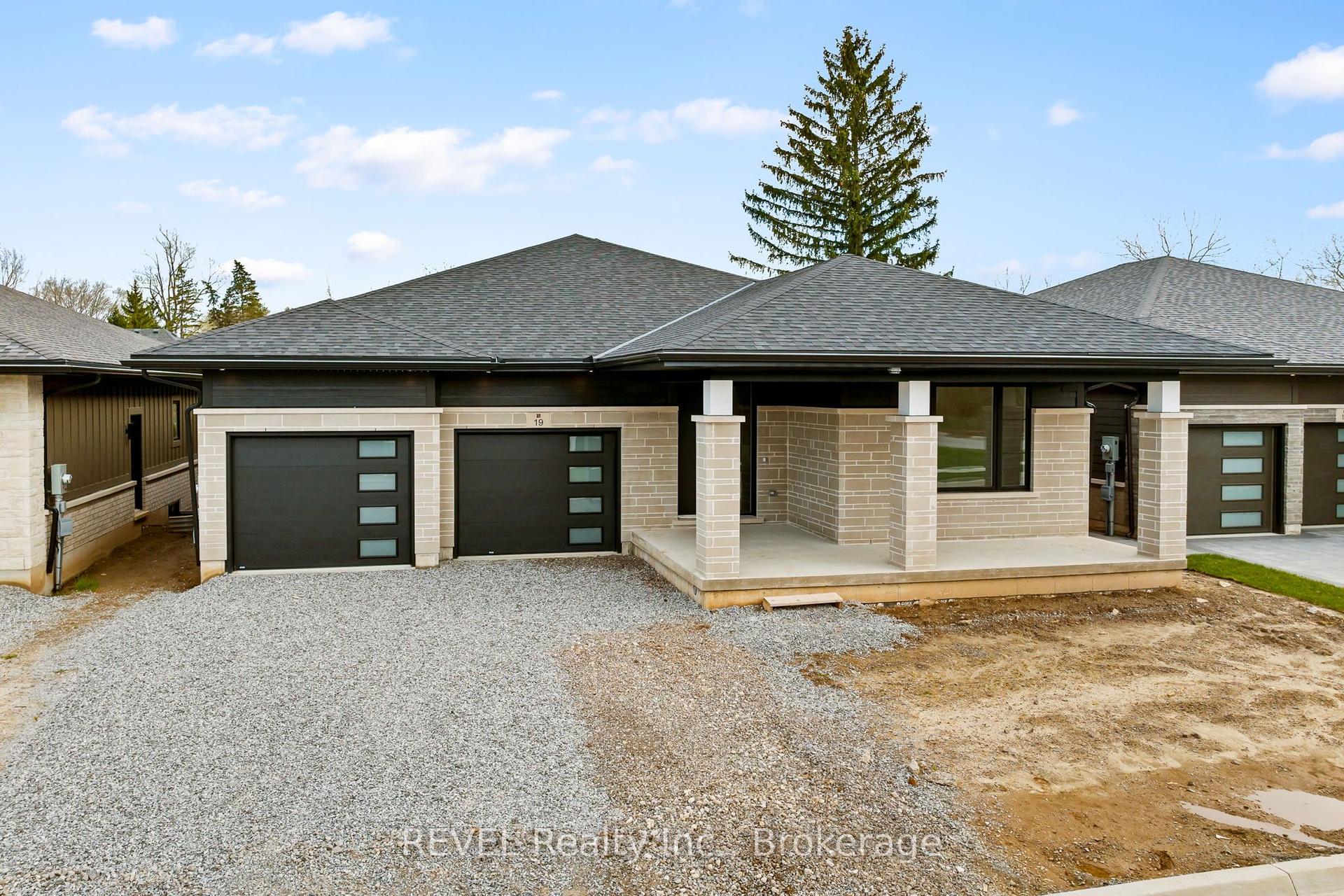 19 Accursi Crescent — photo 1