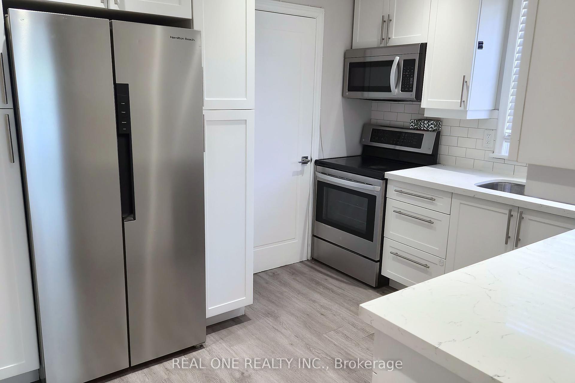 15 Castille Avenue Main Level #Main Level, Toronto — Detached for lease, photo 1