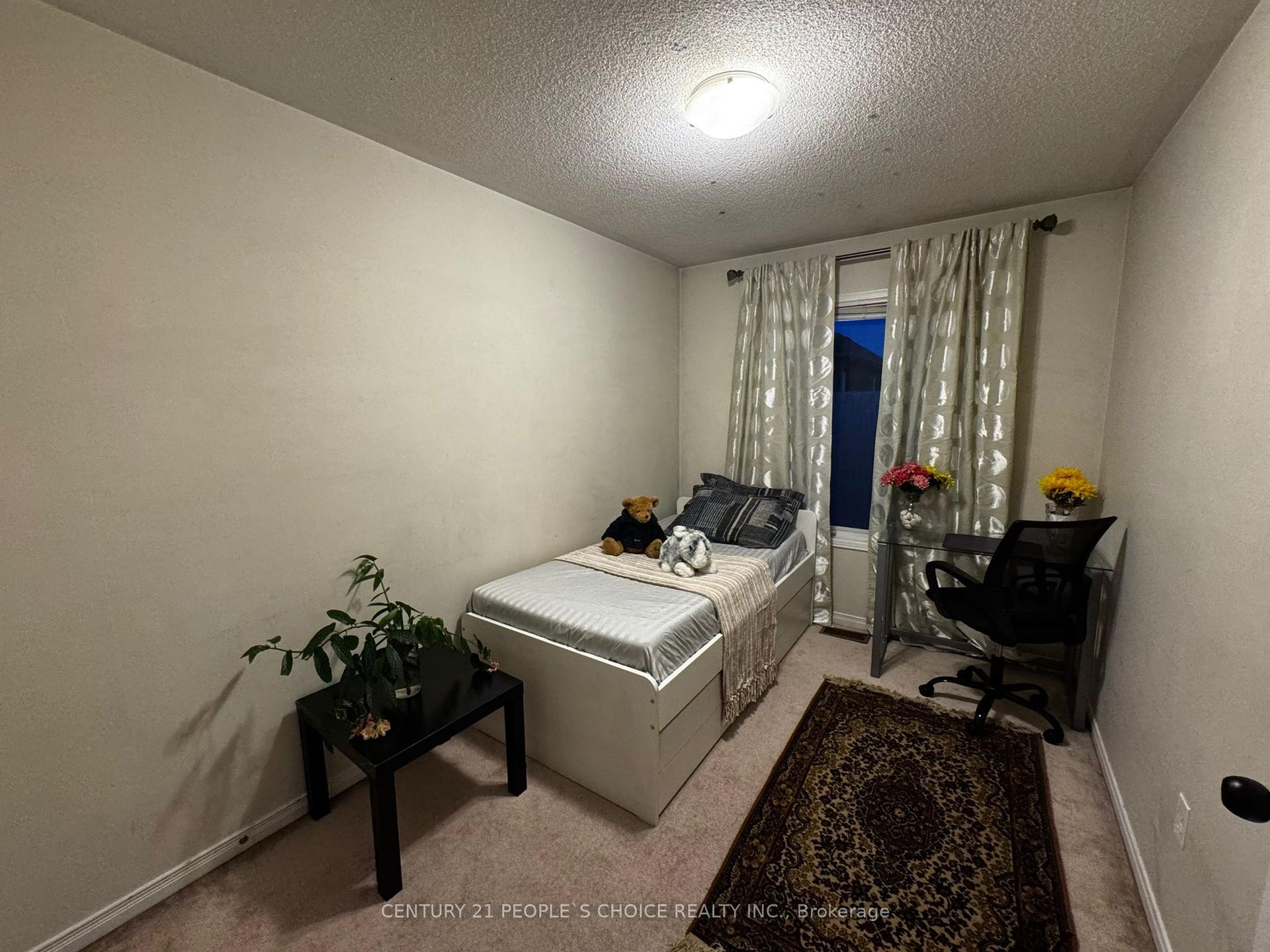 409 Aspendale Crescent Upper-bedroom #Upper-bedroom — photo 1