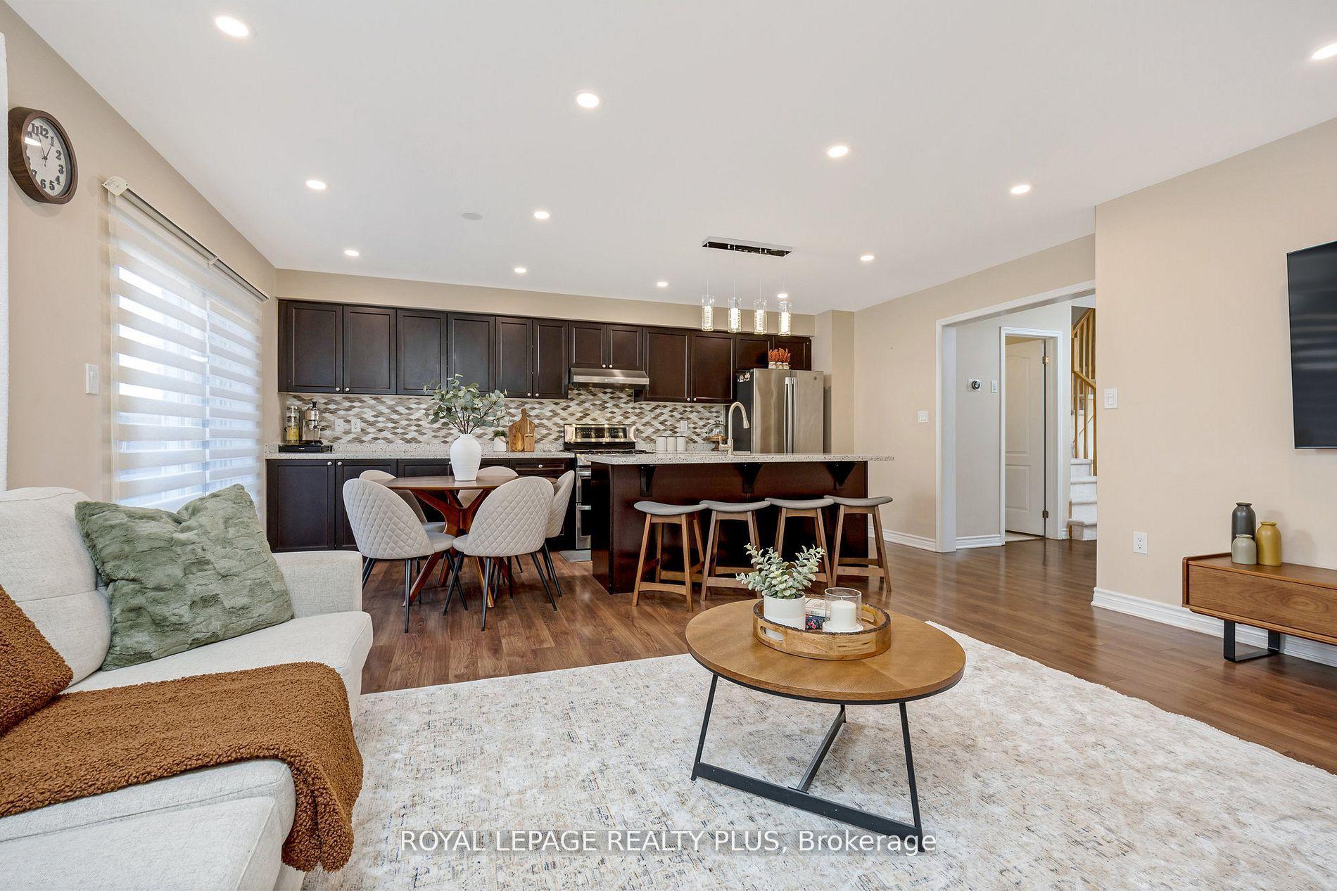 1542 Gainer Crescent — photo 1