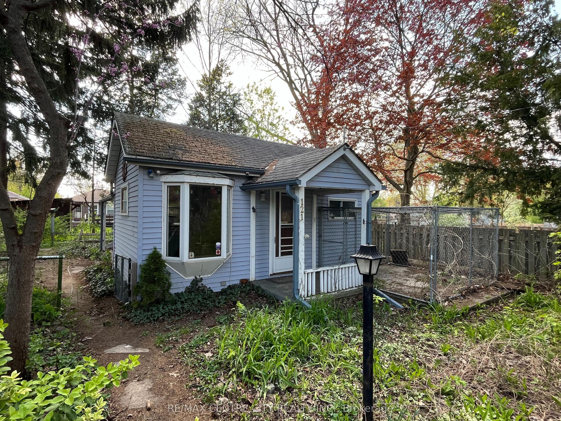 121 Barker Street — photo 1