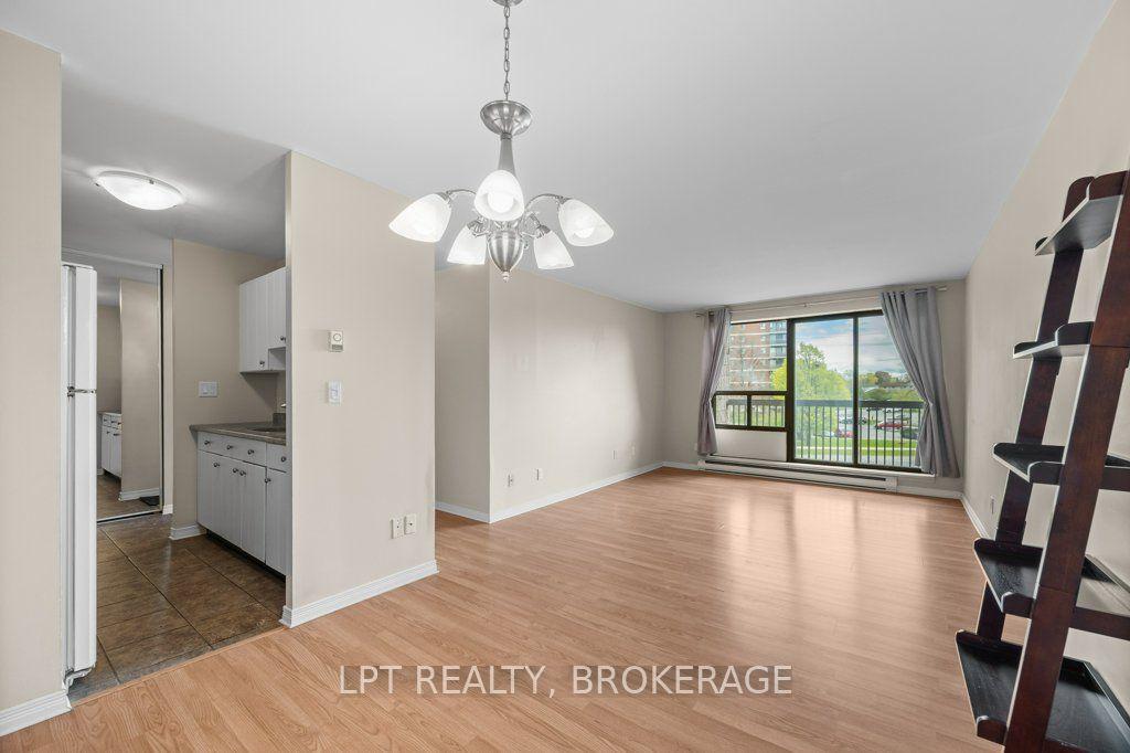 17 Eldon Hall Place 303 #303 — photo 1