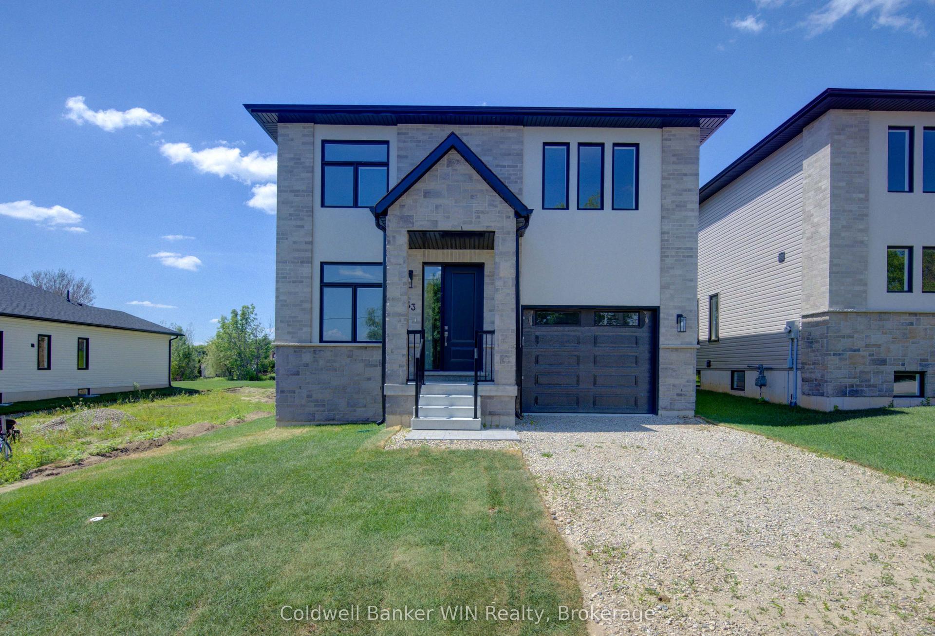 643 Martin Street, Wellington North — Detached for sale, photo 1