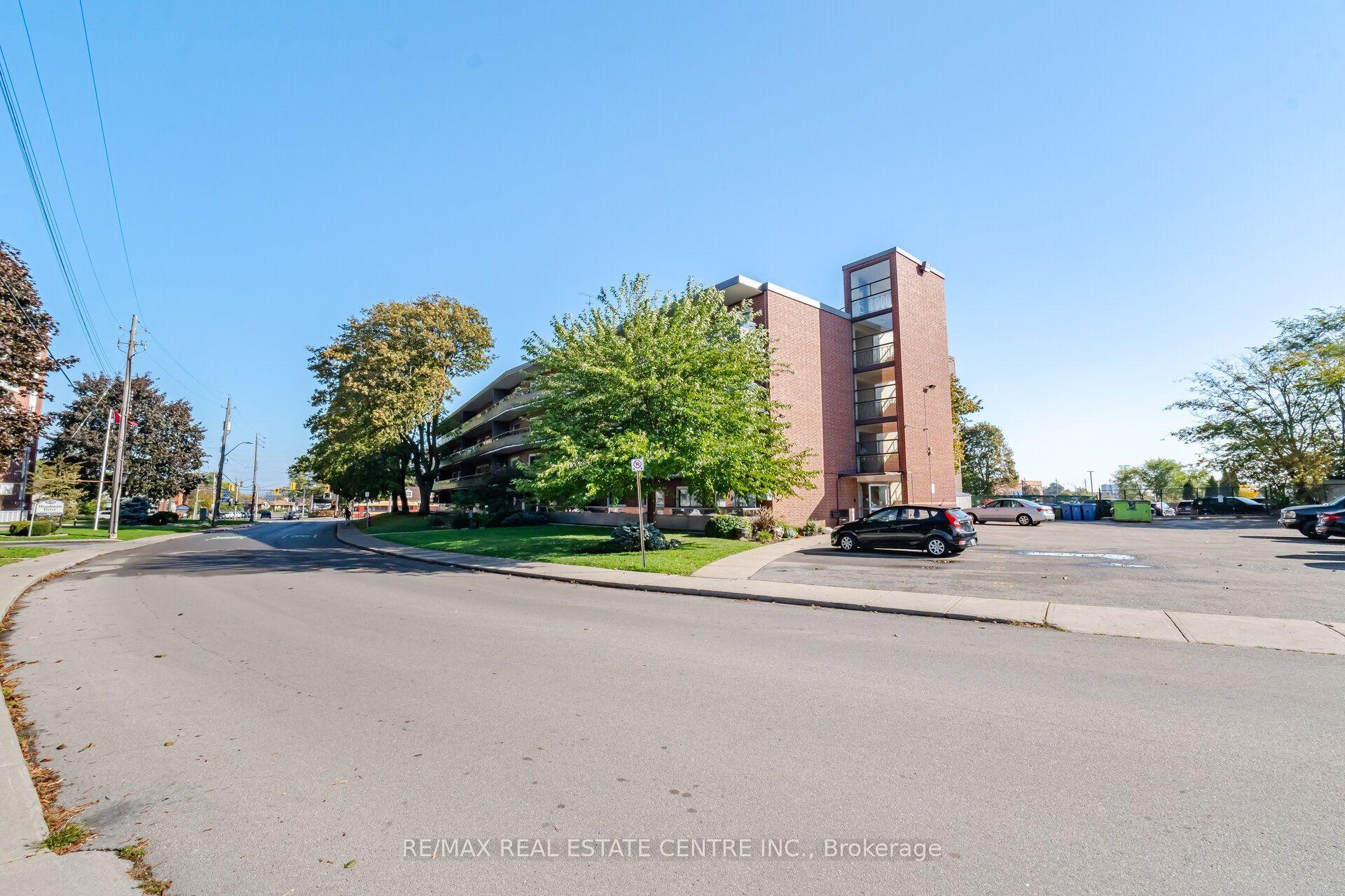11 Woodman Drive S 204 #204, Hamilton — Condo for sale, photo 1