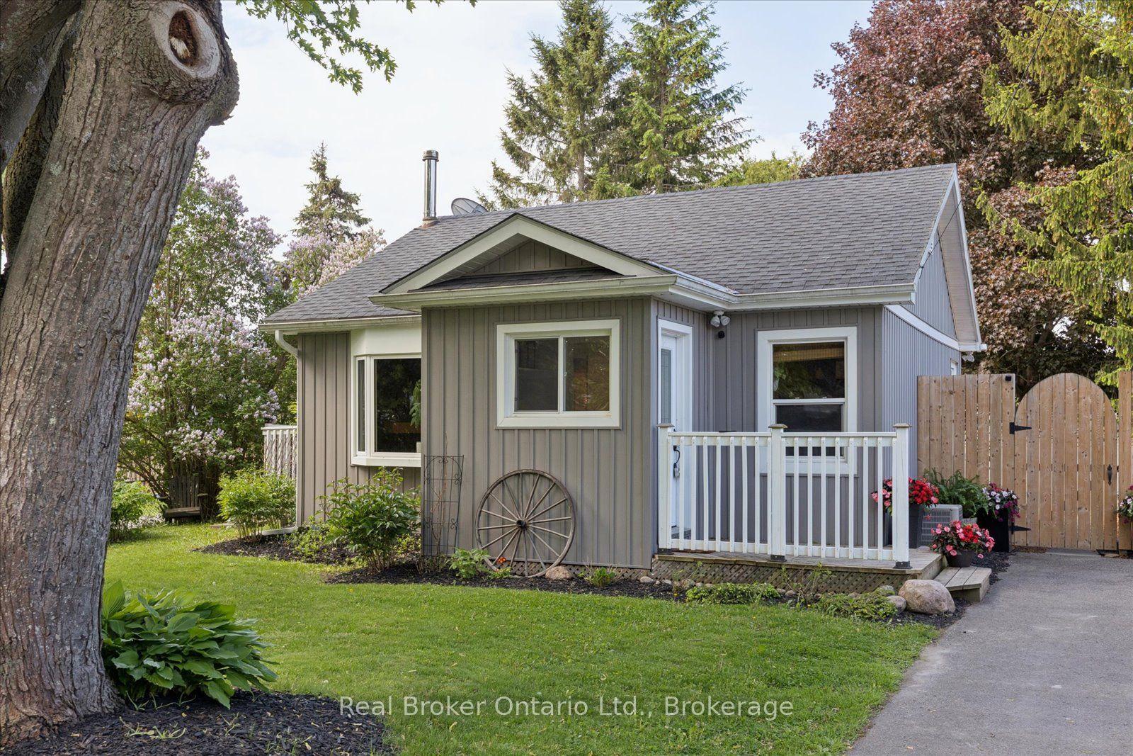 212 Mill Street N — photo 1