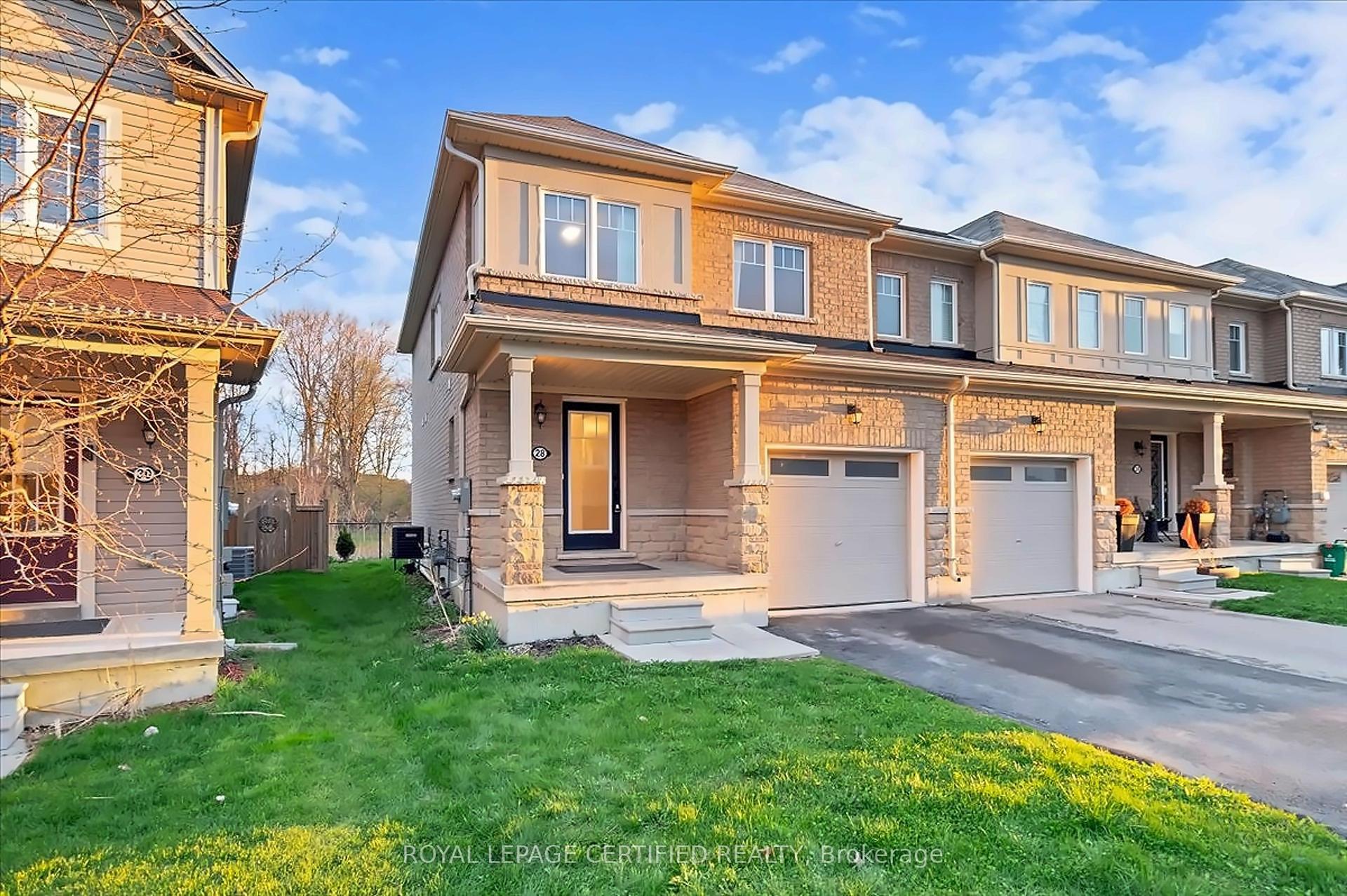 28 Cole Crescent — photo 1