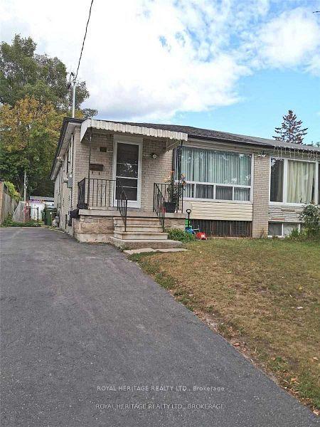95 Santamonica Boulevard, Toronto — Semi-Detached for lease, photo 1