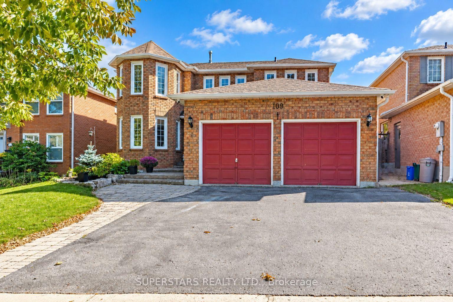 109 Heathwood Heights Drive, Aurora — Detached for sale, photo 1
