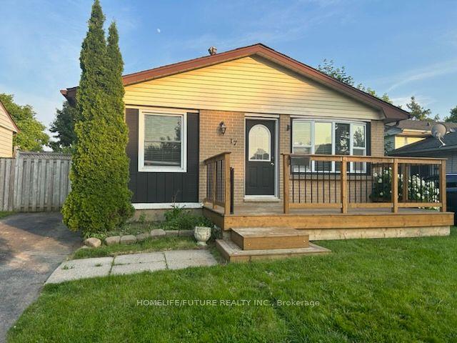 17 Villeneuve Crescent, London East — Detached for lease, photo 1