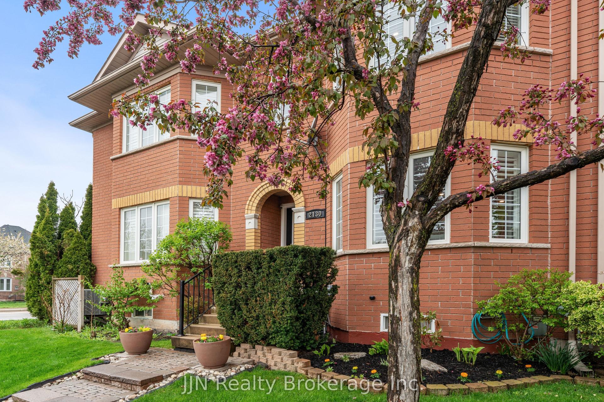2130 Forest Gate Parkway, Oakville — Townhouse for sale, photo 1