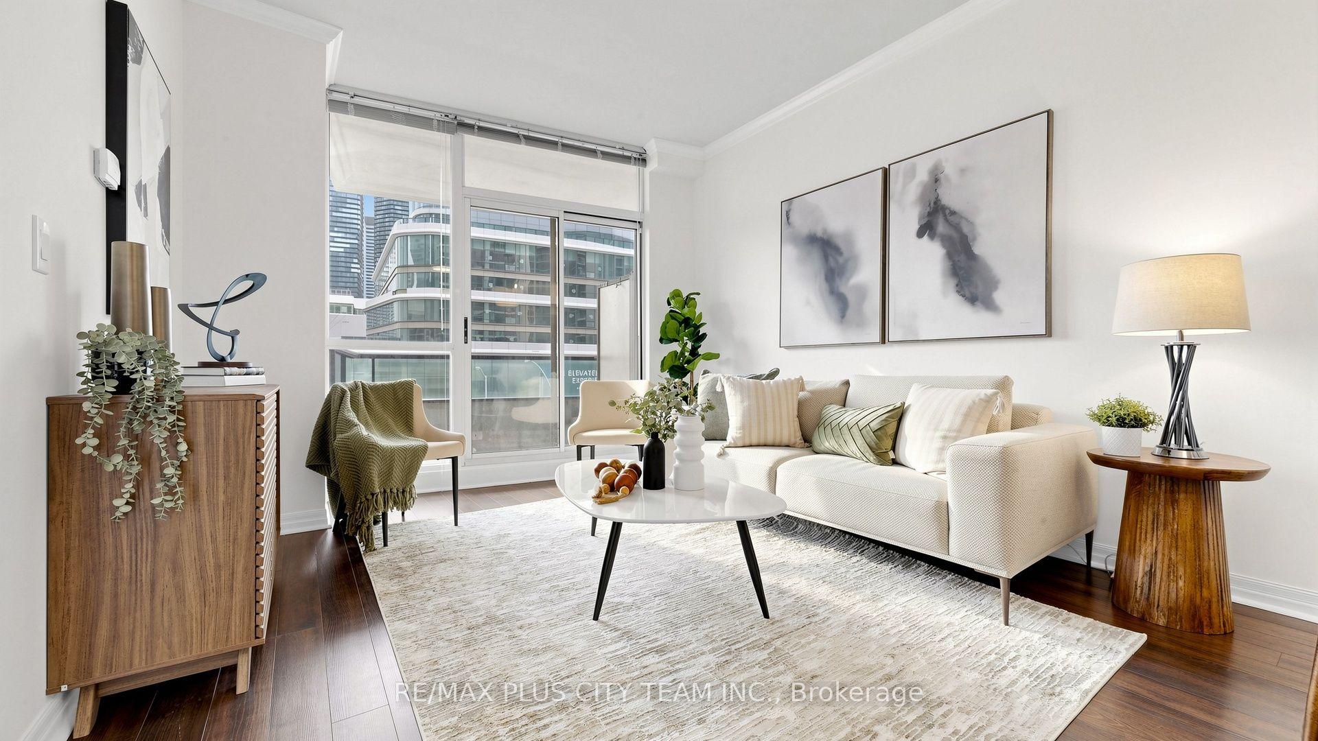 16 Yonge Street 303 #303 — photo 1