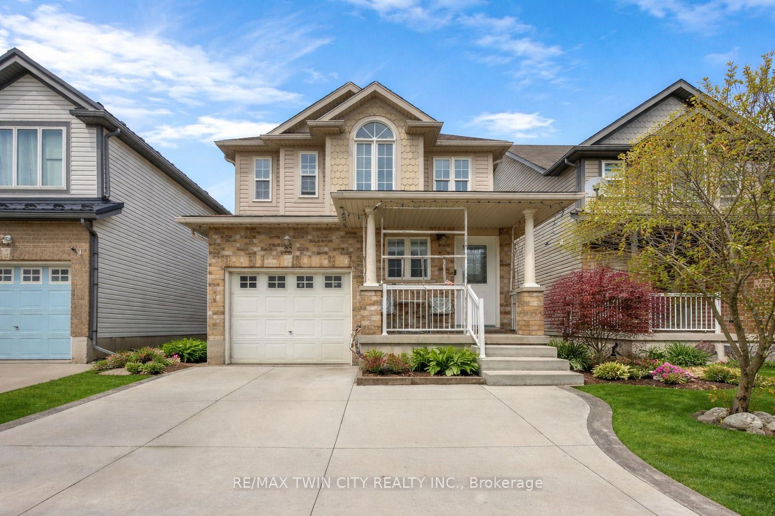 22 Dahlia Street — photo 1