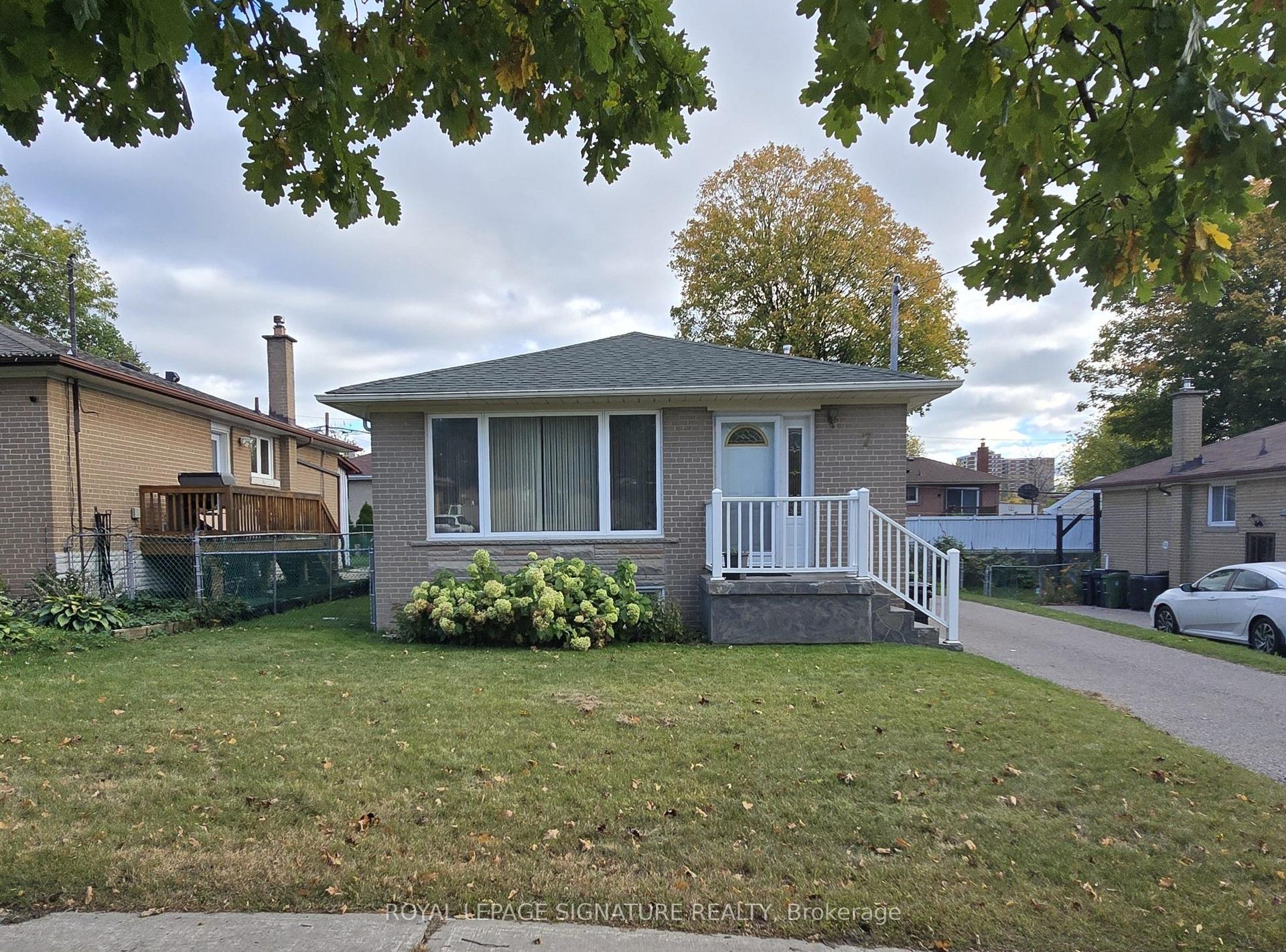 7 Scotchdale Avenue, Toronto — Detached for sale, photo 1