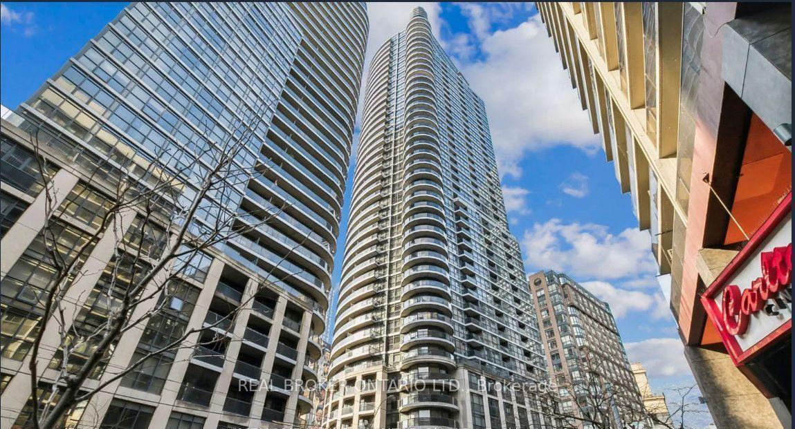 21 Carlton Street 1310 #1310, Toronto — Condo for lease, photo 1