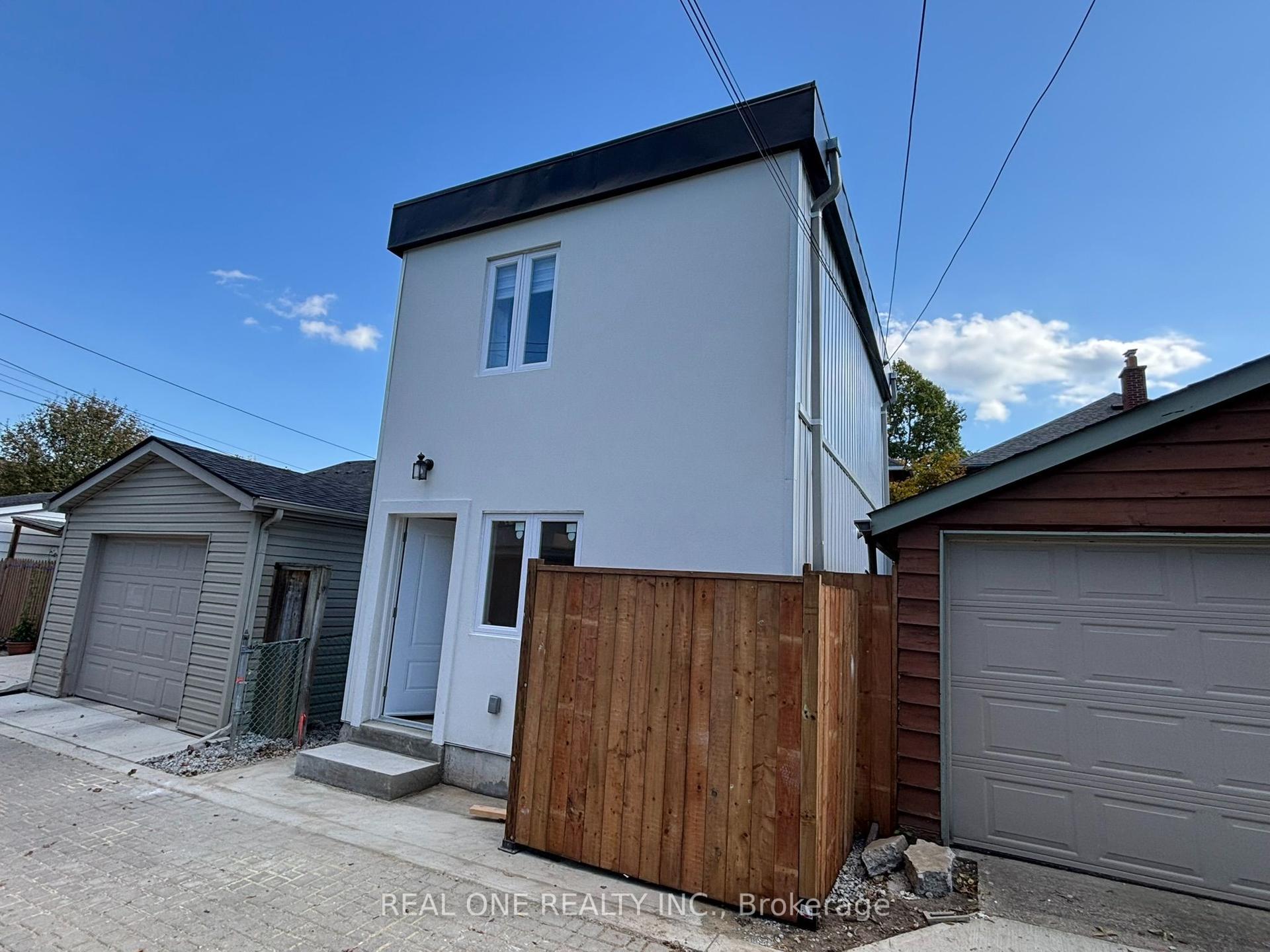 90 Douglas Avenue Laneway house #Laneway house, Toronto — Detached for lease, photo 1