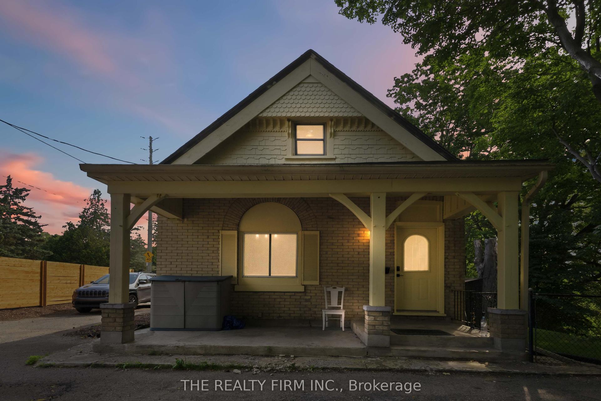 340 Riverside Drive, London North — Detached for sale, photo 1