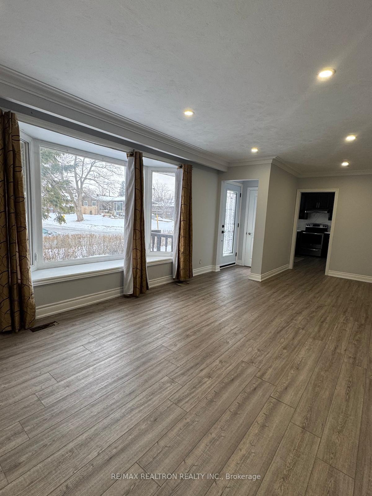 1467 Oxford Street, Oshawa — Detached for sale, photo 1