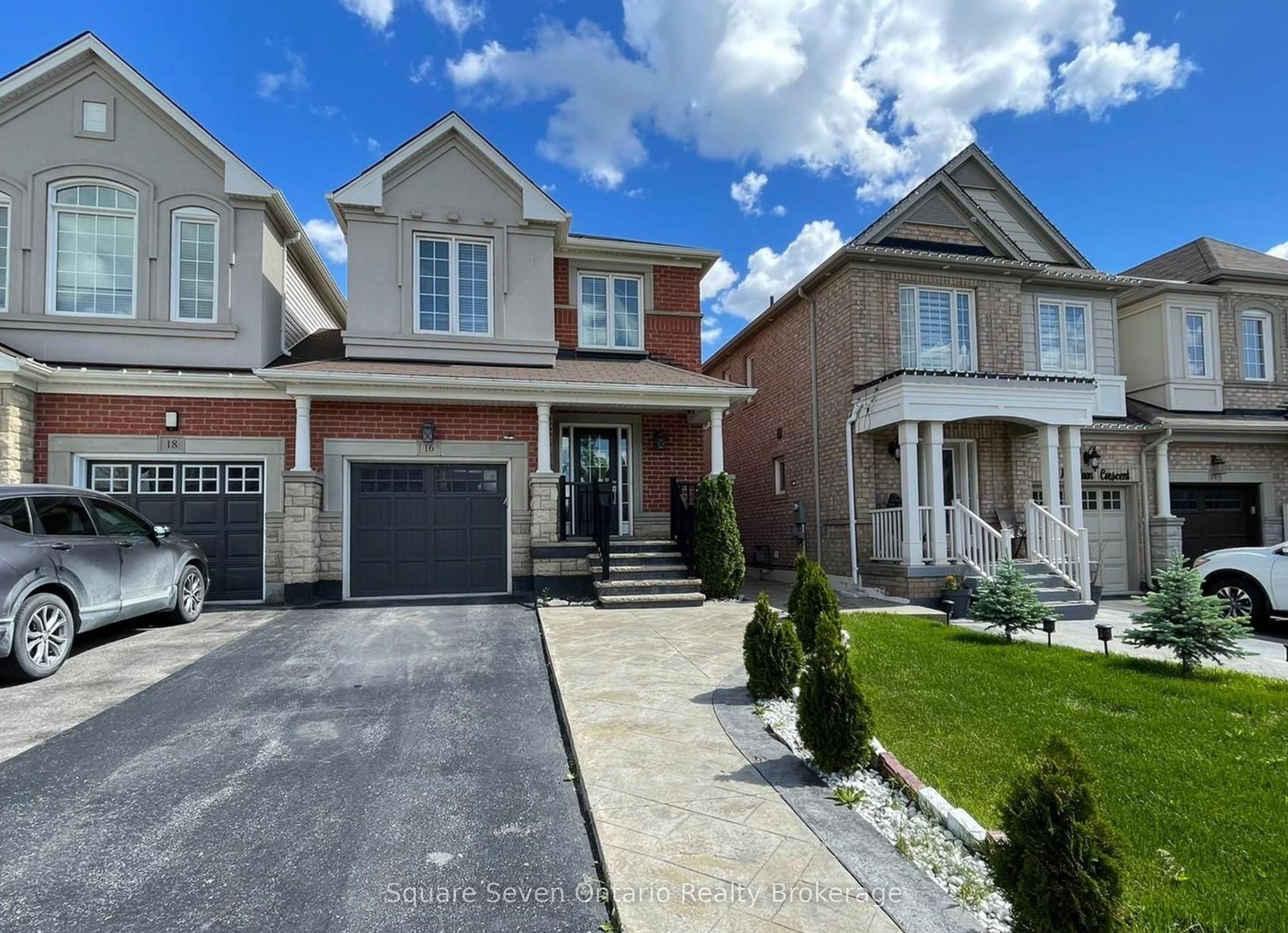 16 Napoleon Crescent ( lower level ) #( lower level ) — photo 1