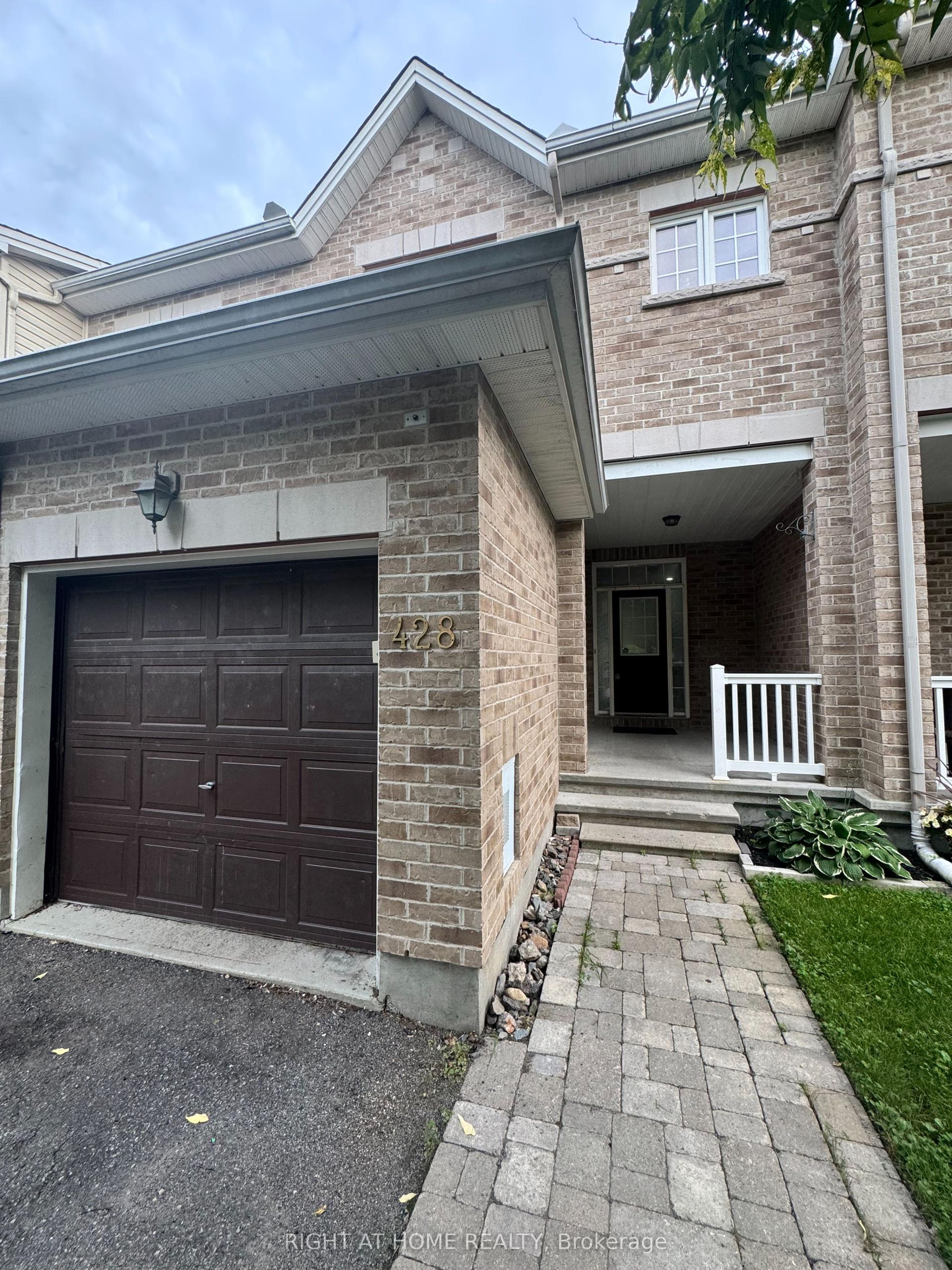 428 FOXHALL Way, Kanata — Townhouse for lease, photo 1