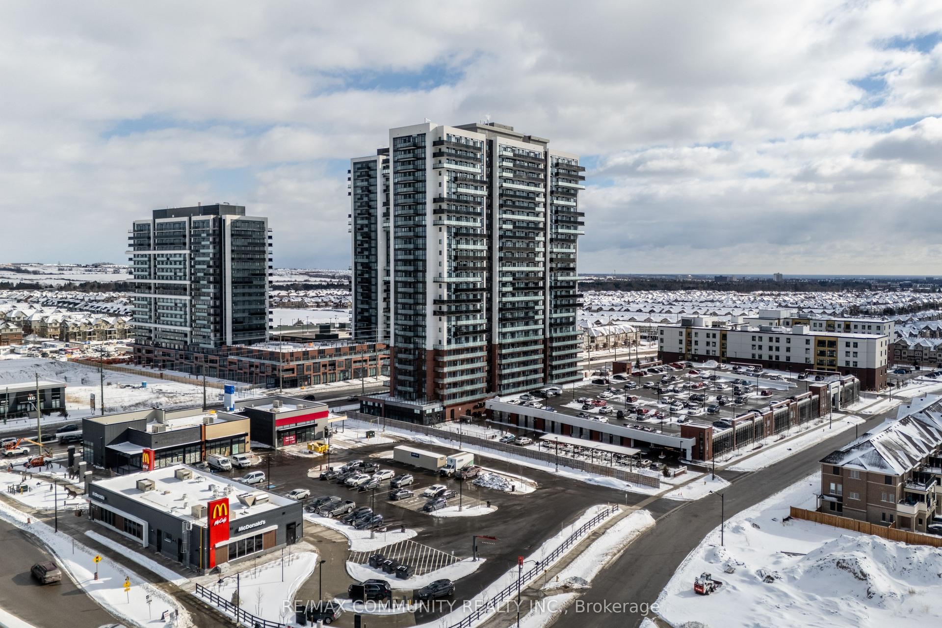 2550 Simcoe Street N 817 #817 — photo 1