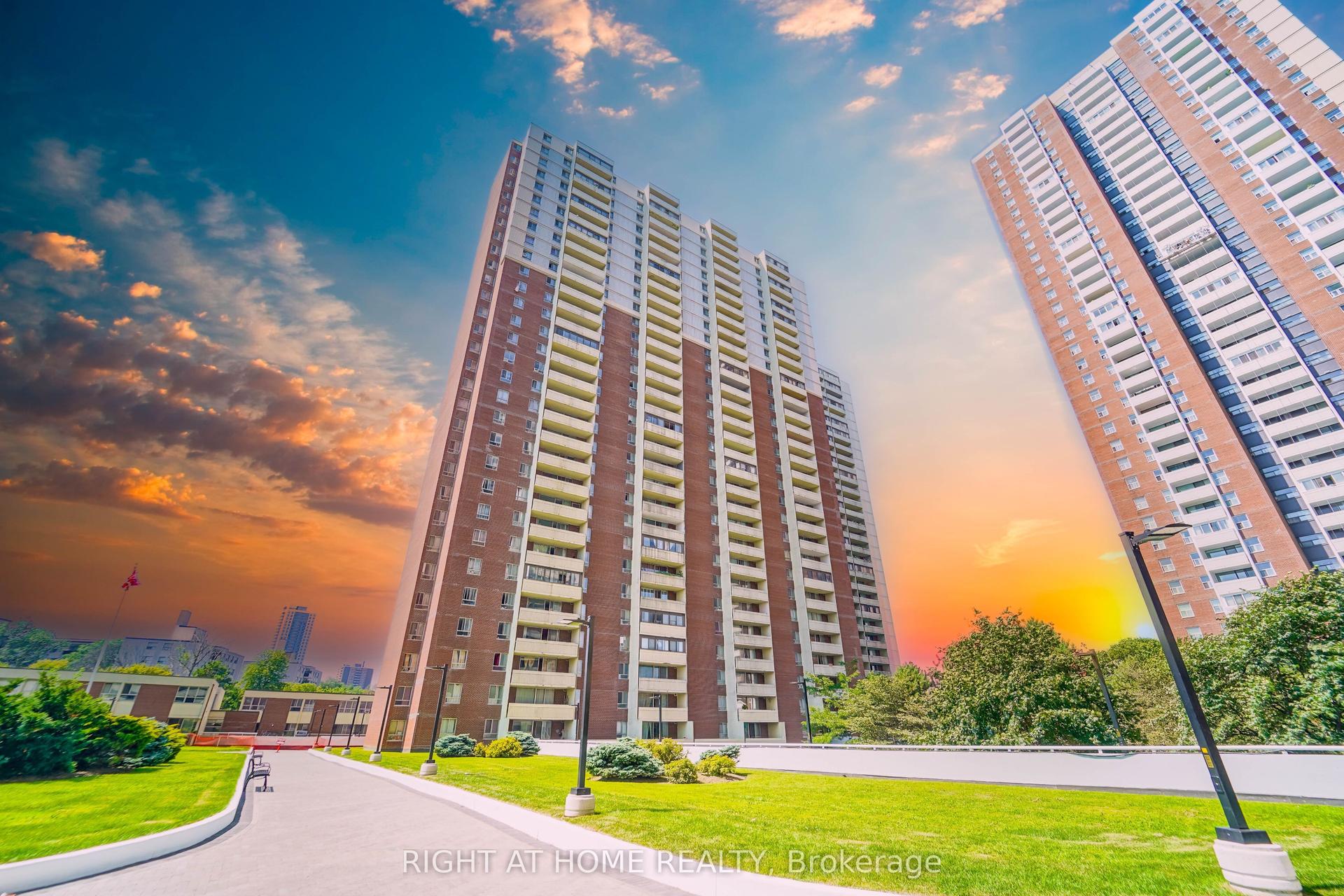 1 Massey Square 1611 #1611 — photo 1