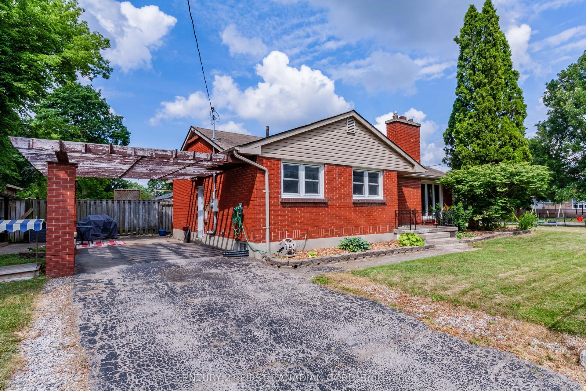 1721 Moffatt Avenue, London East — Detached for sale, photo 1