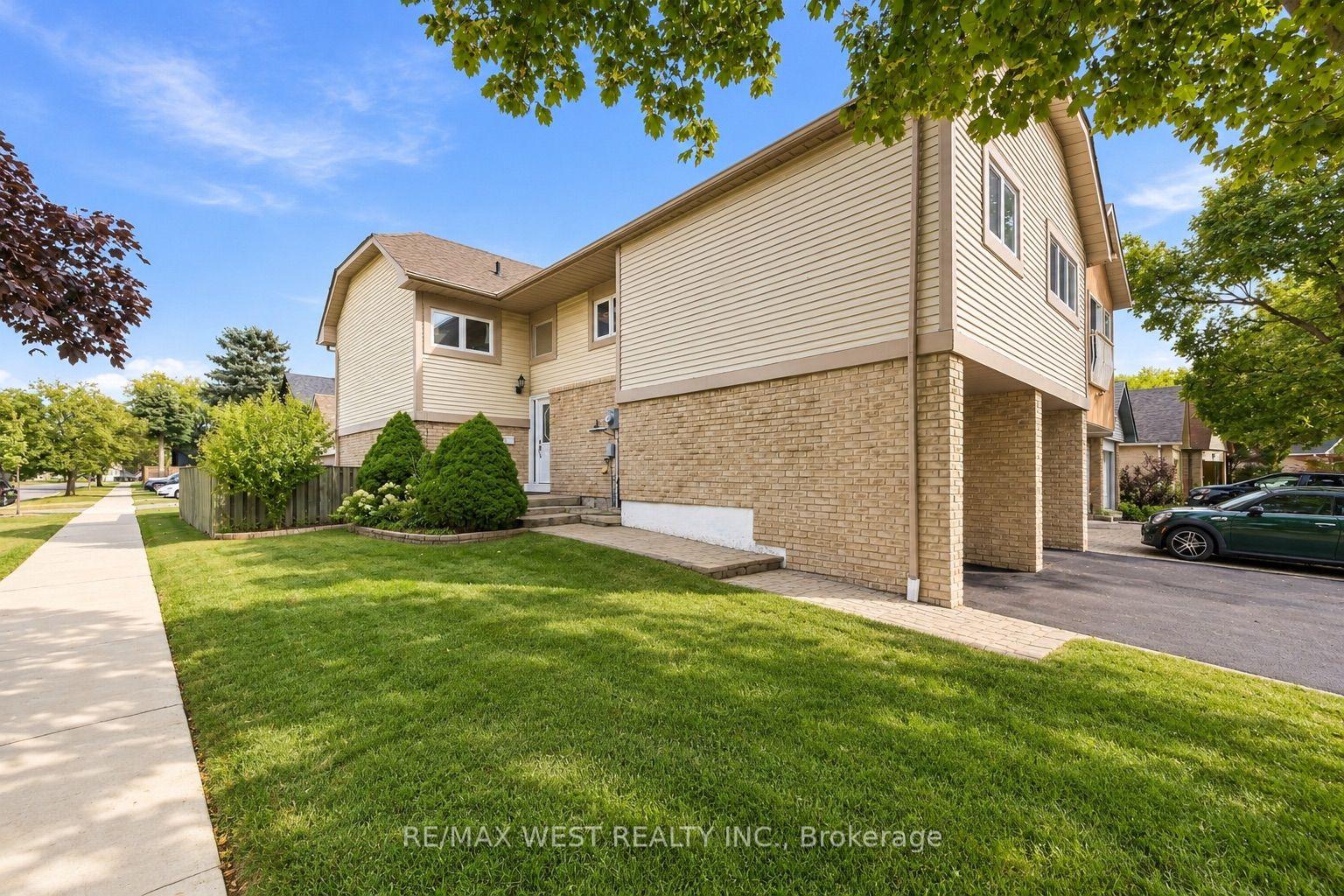 2 Ackrow Court, Toronto — Detached for sale, photo 1