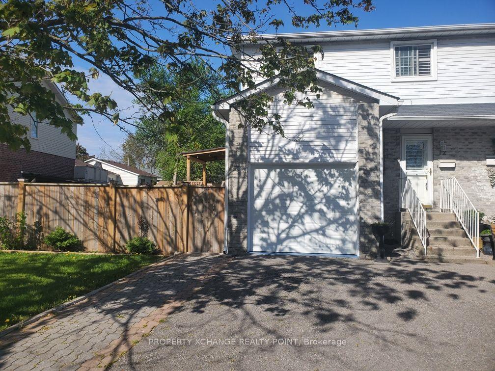 12 Waverly Street S — photo 1