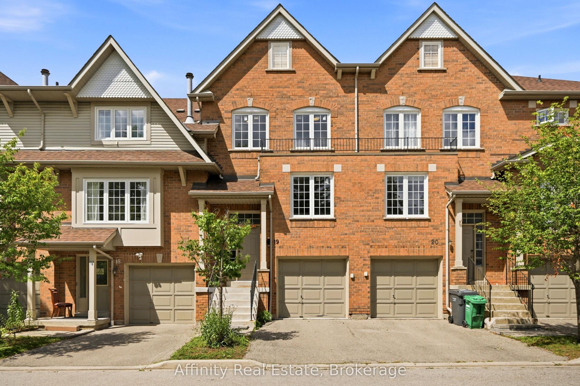 1575 South Parade Court 19 #19, Mississauga — Condo Town for sale, photo 1