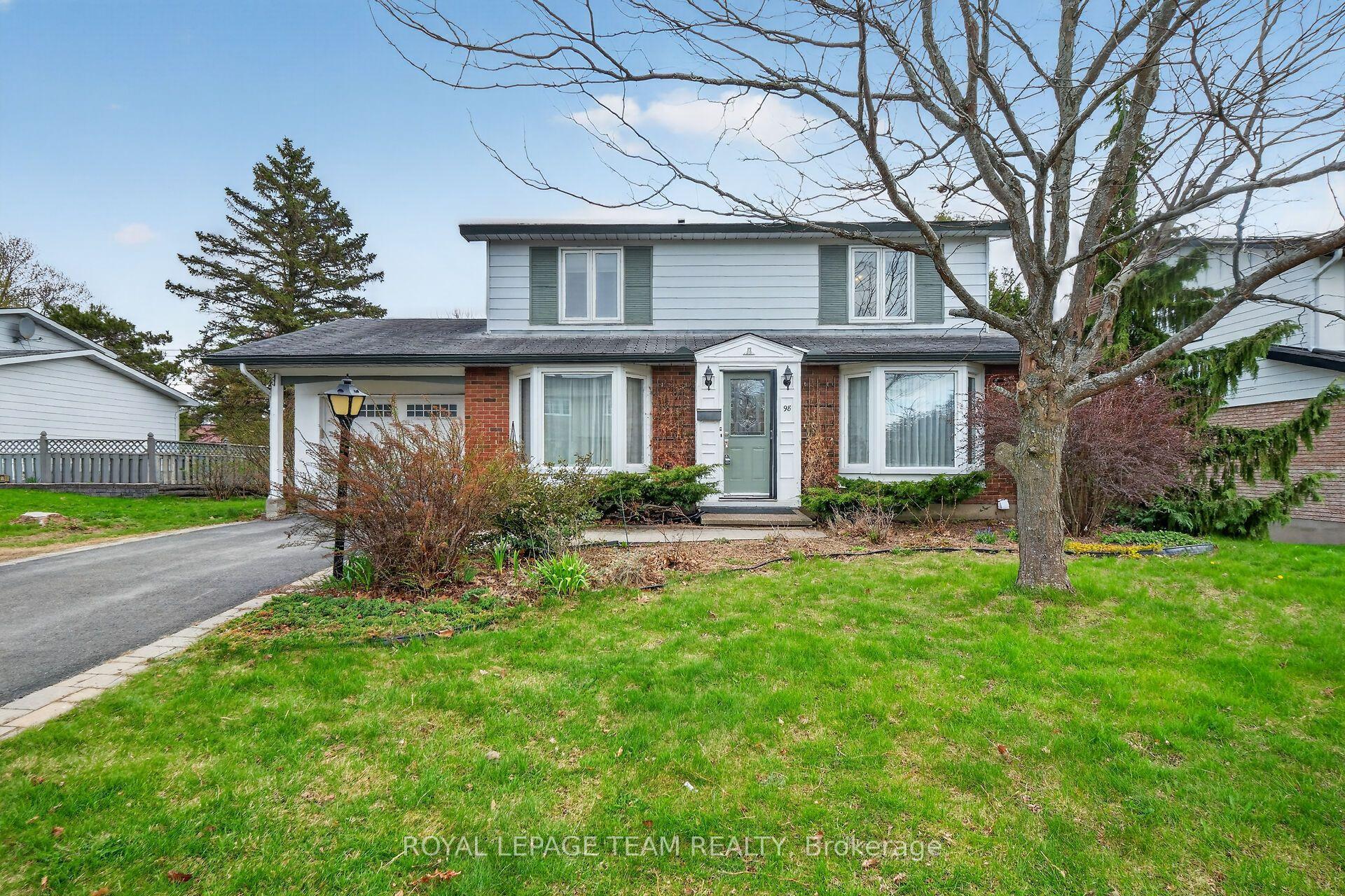 98 Canter Boulevard — photo 1