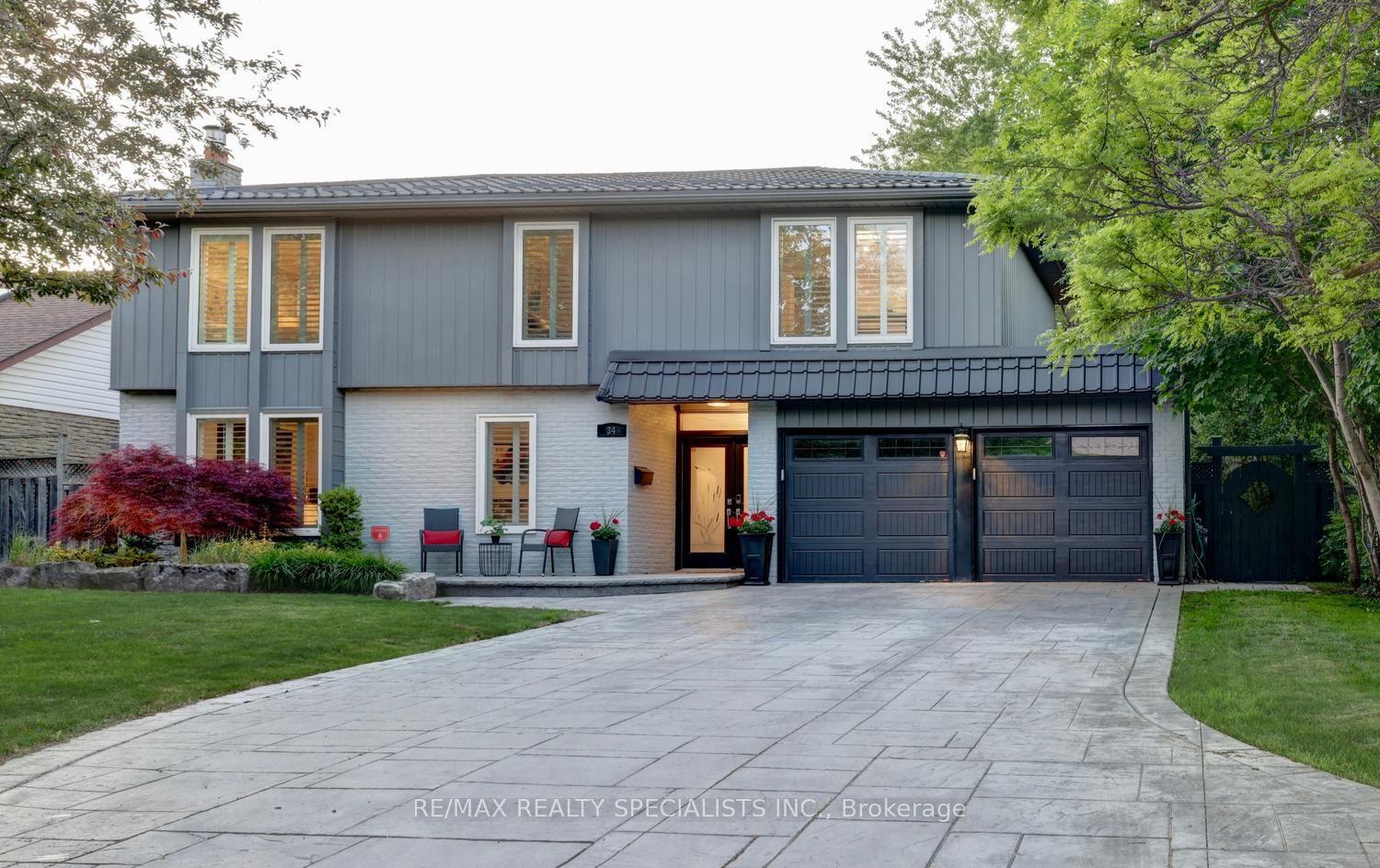 34 Kenninghall Boulevard — photo 1