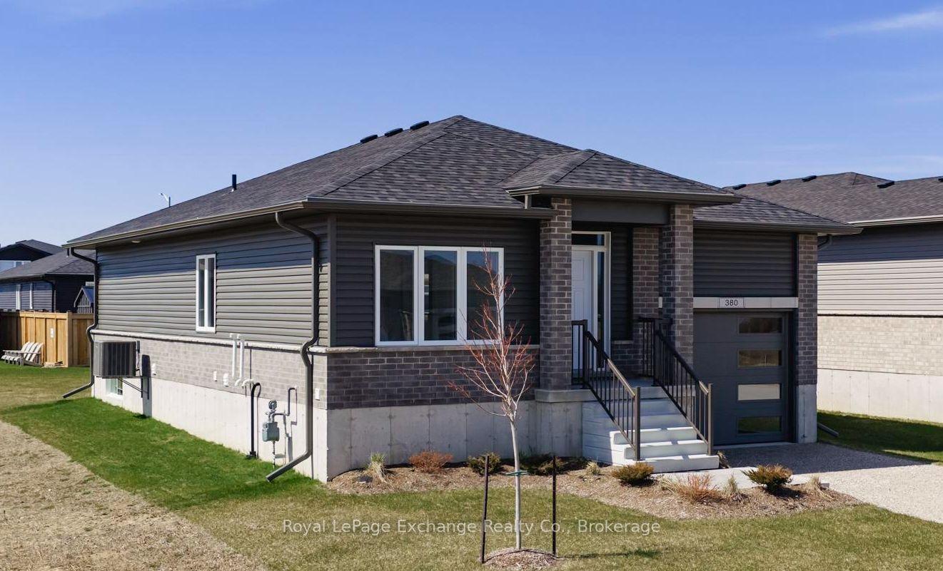 380 HAWTHORNE Street — photo 1