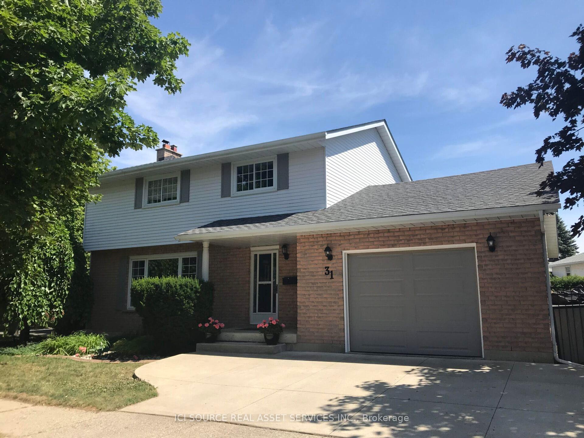 31 Blackfriar Lane — photo 1