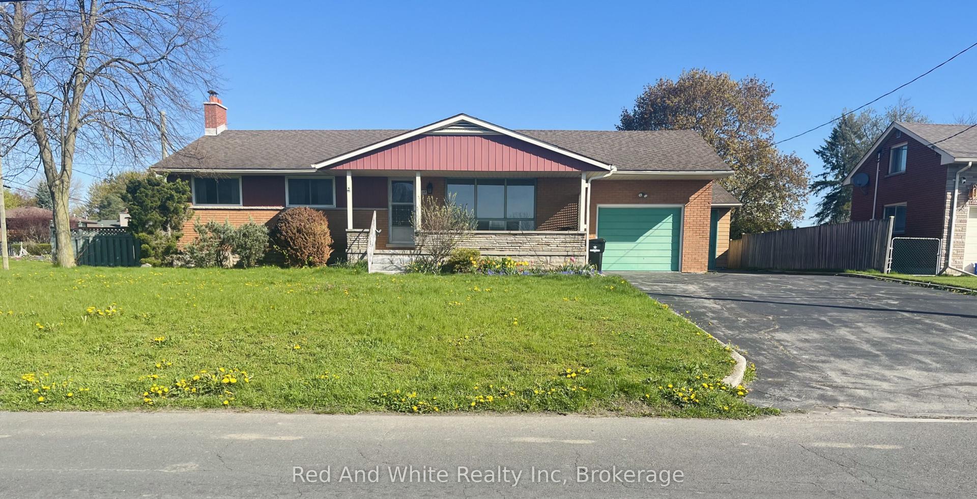 157 Schweitzer Street — photo 1