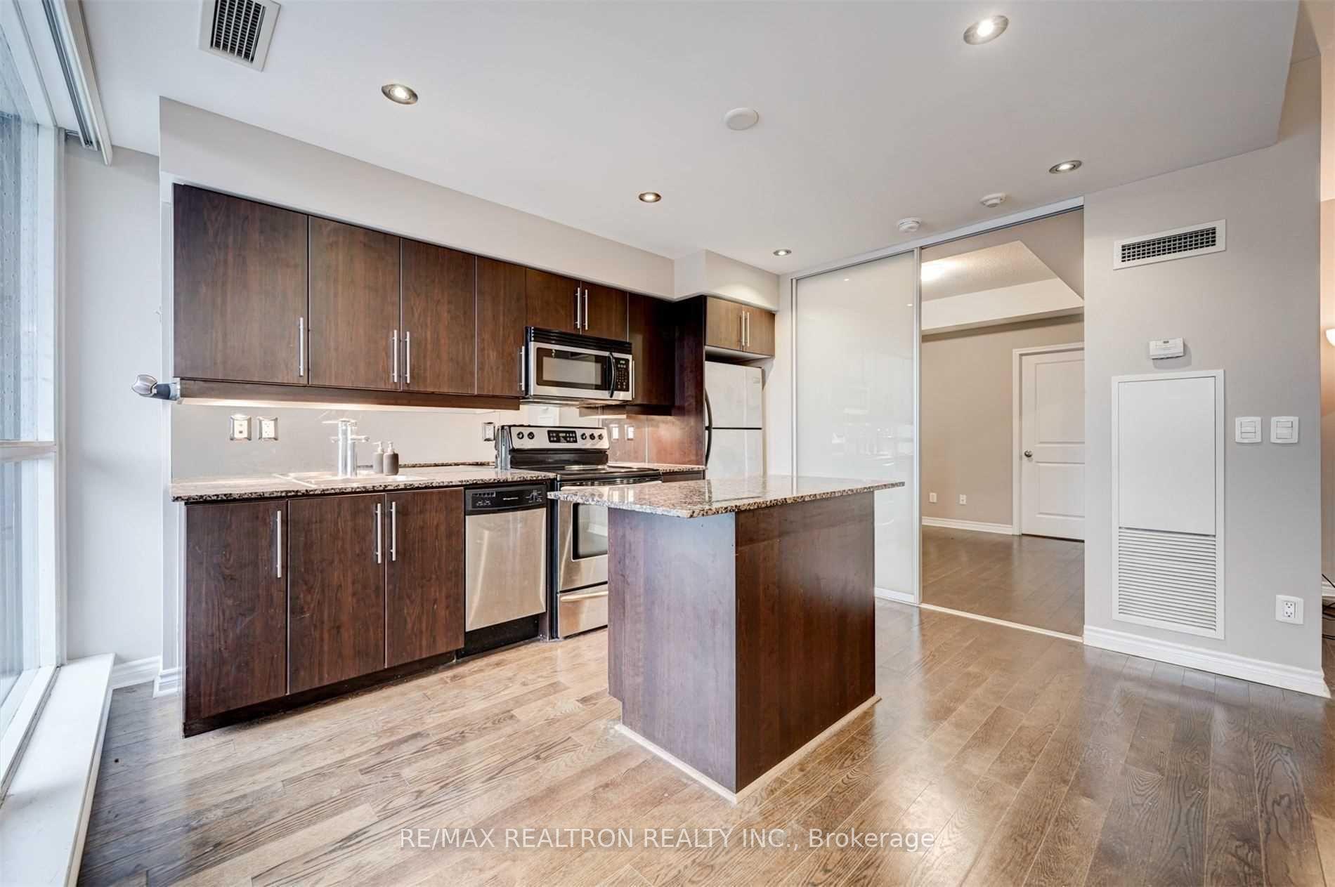 2885 Bayview Avenue 223 #223 — photo 1