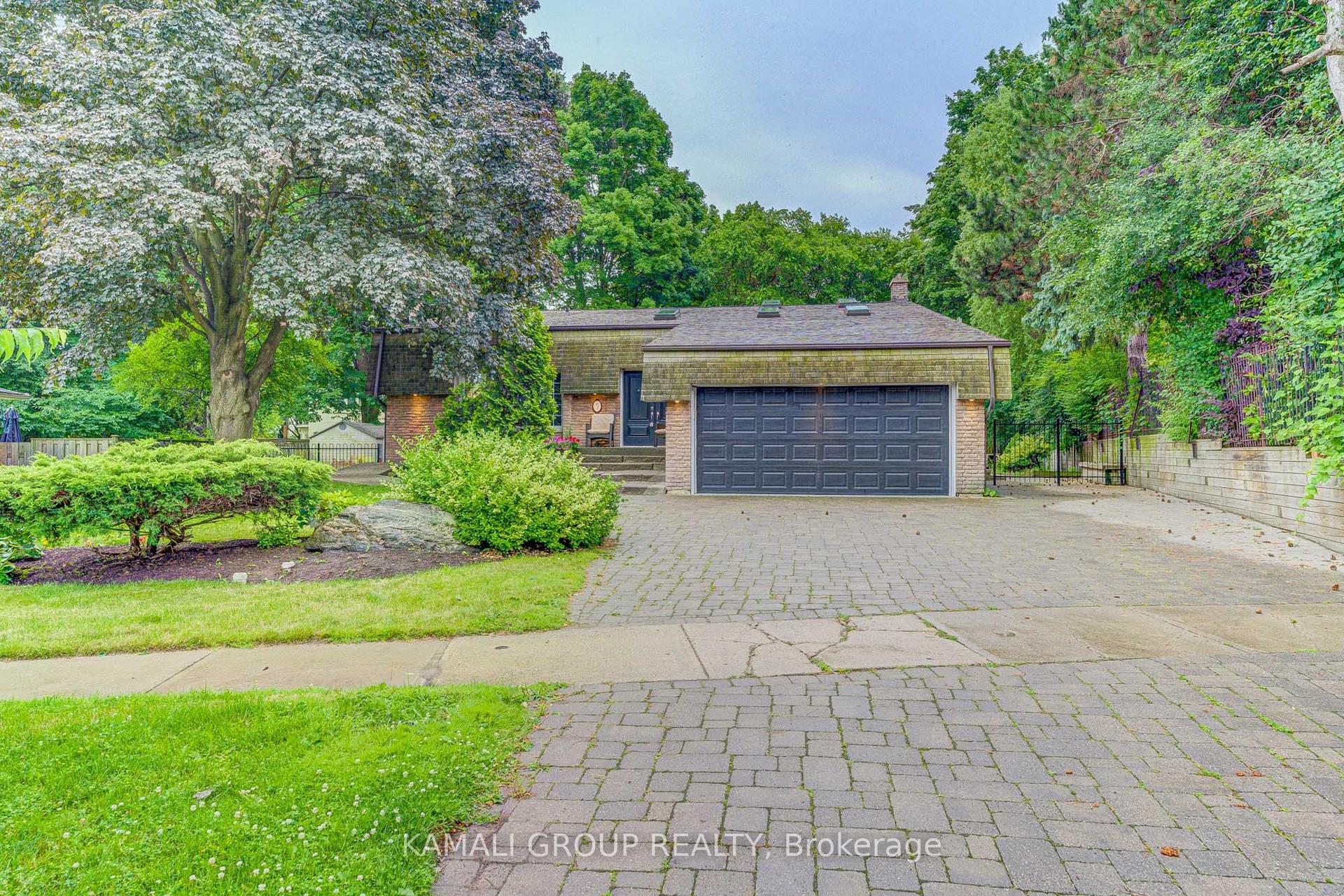 5 Caravan Drive, Toronto — Detached for lease, photo 1
