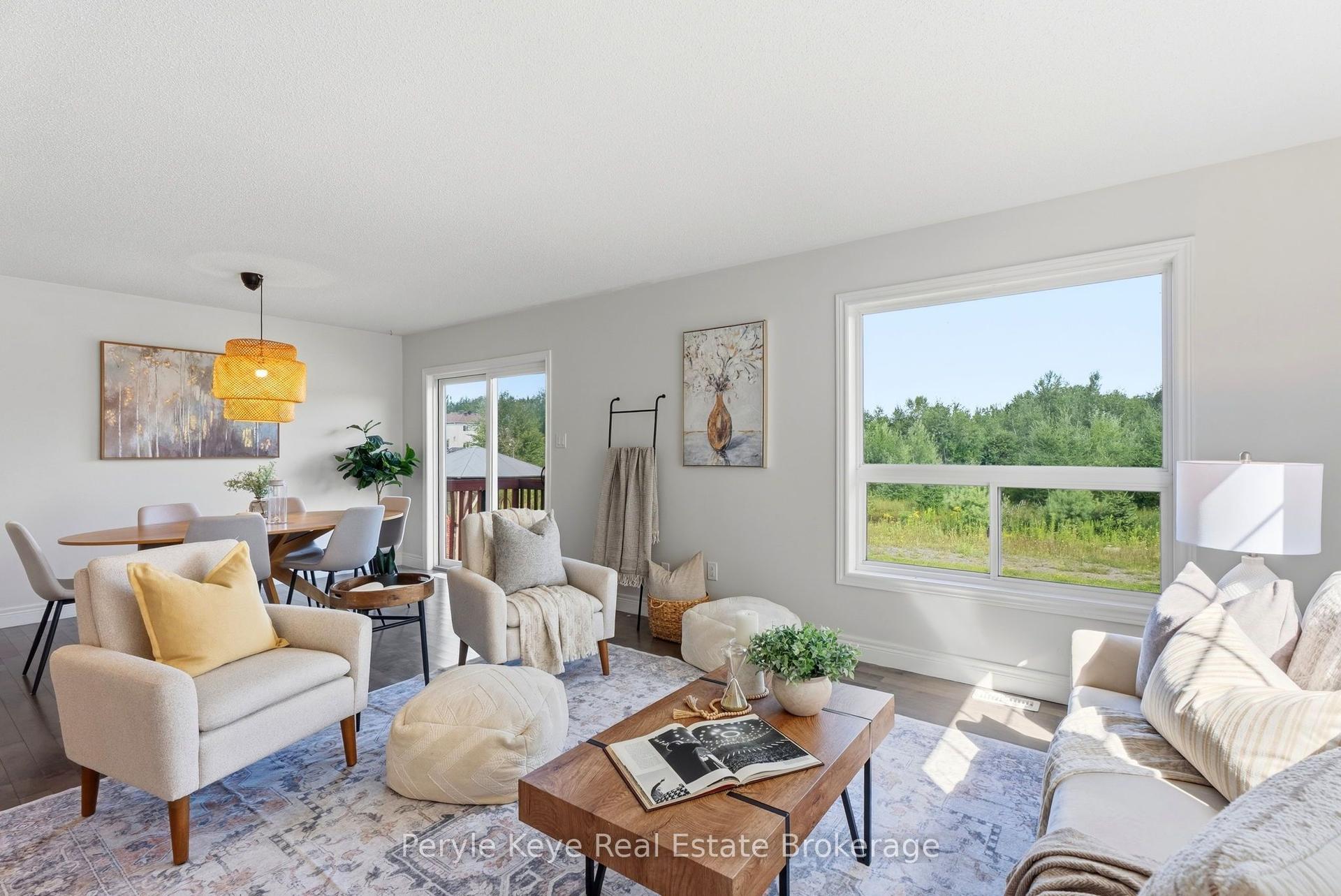 81 Douglas Drive, Bracebridge — Detached for sale, photo 1