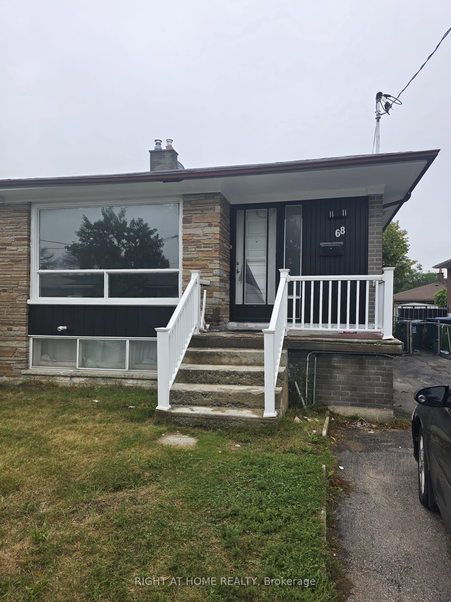 68 Elnathan Crescent Main #Main, Toronto — Semi-Detached for lease, photo 1