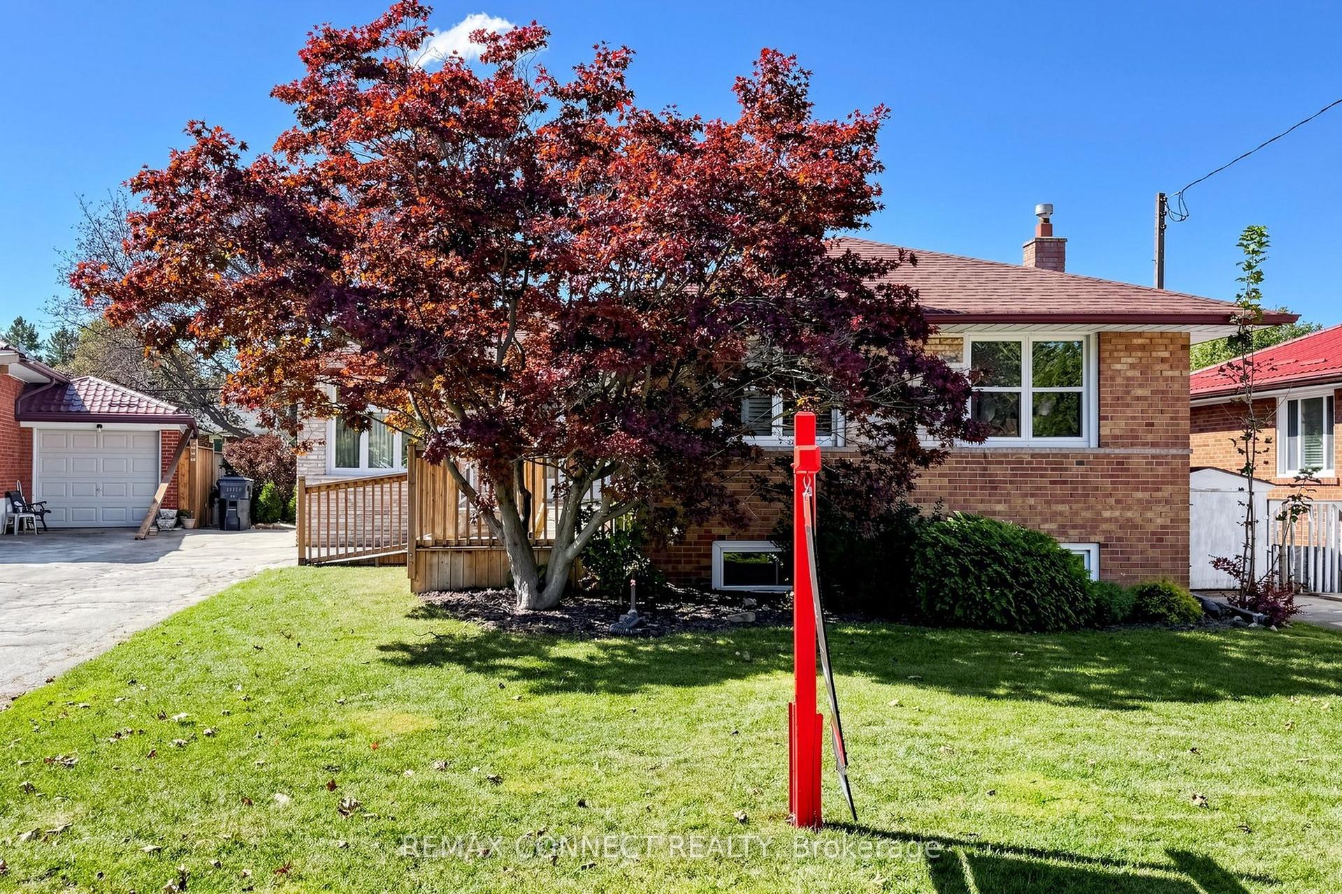 15 Grassington Crescent, Toronto — Detached for sale, photo 1