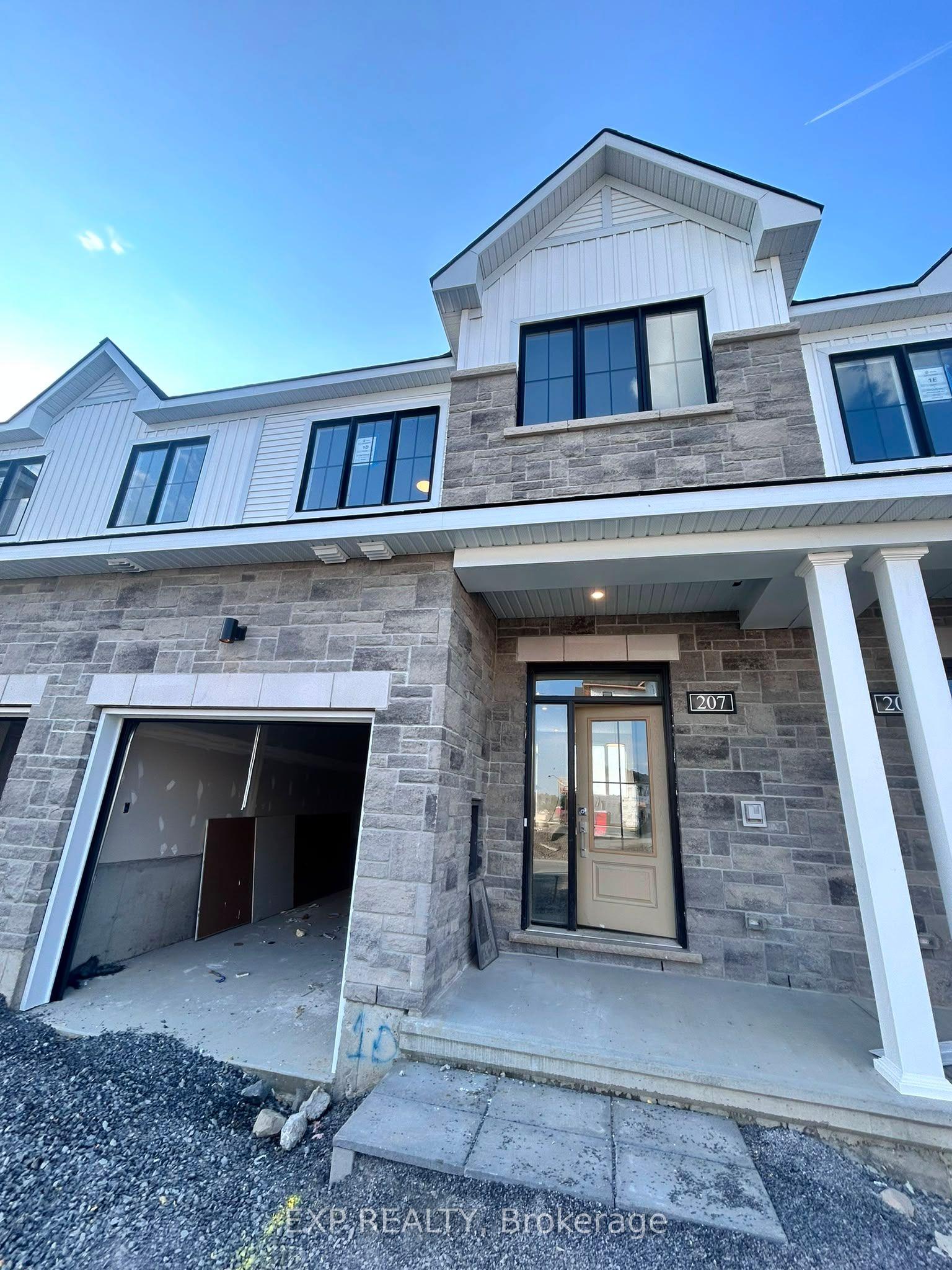 207 bankside Way, Barrhaven — Townhouse for lease, photo 1