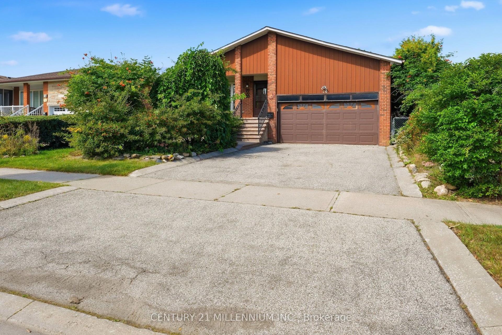 16 Jardine Street, Brampton — Detached for sale, photo 1